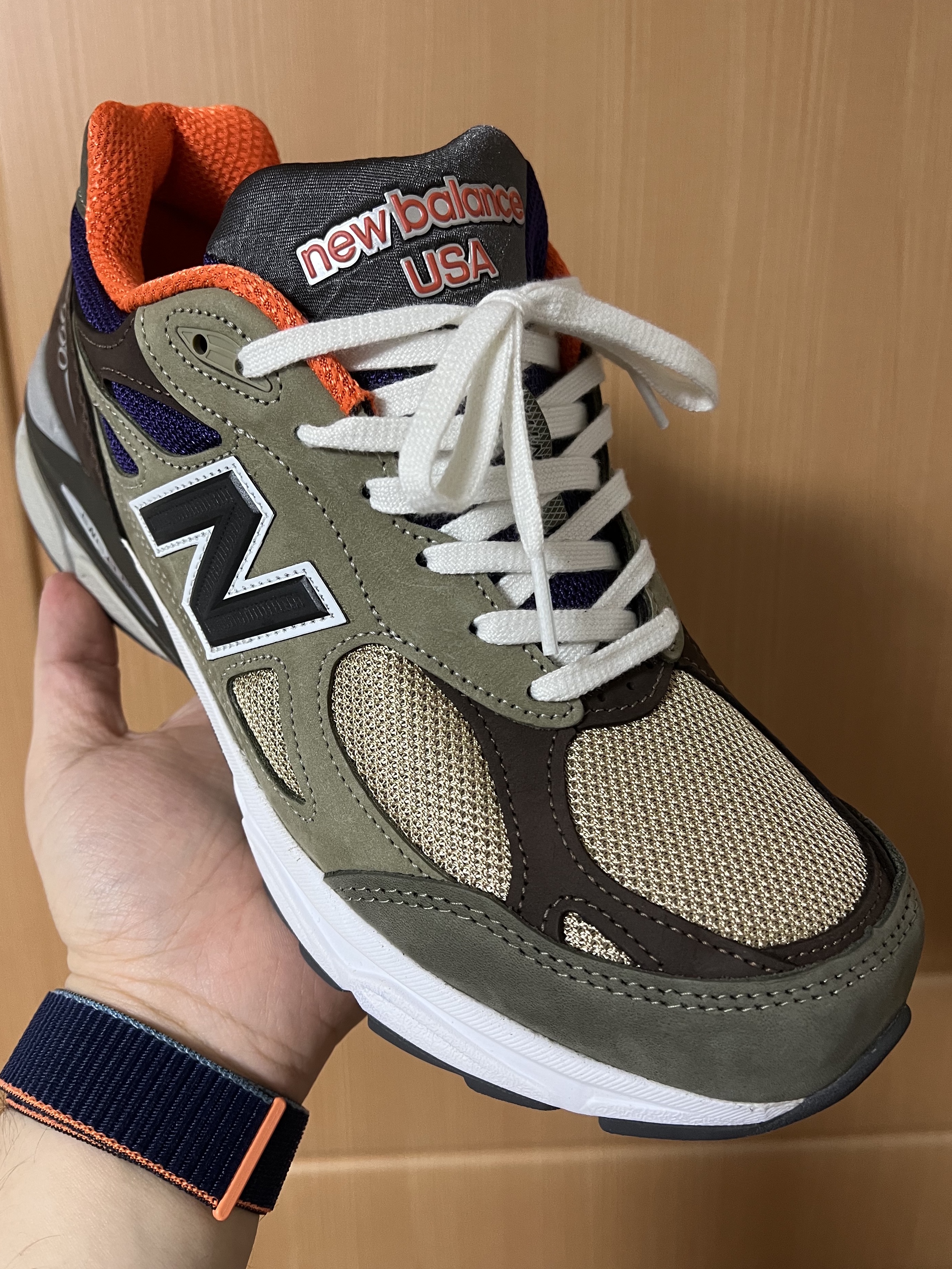 New Balance 990v3 Made in USA Tan Orange 착용 스타일 - 1