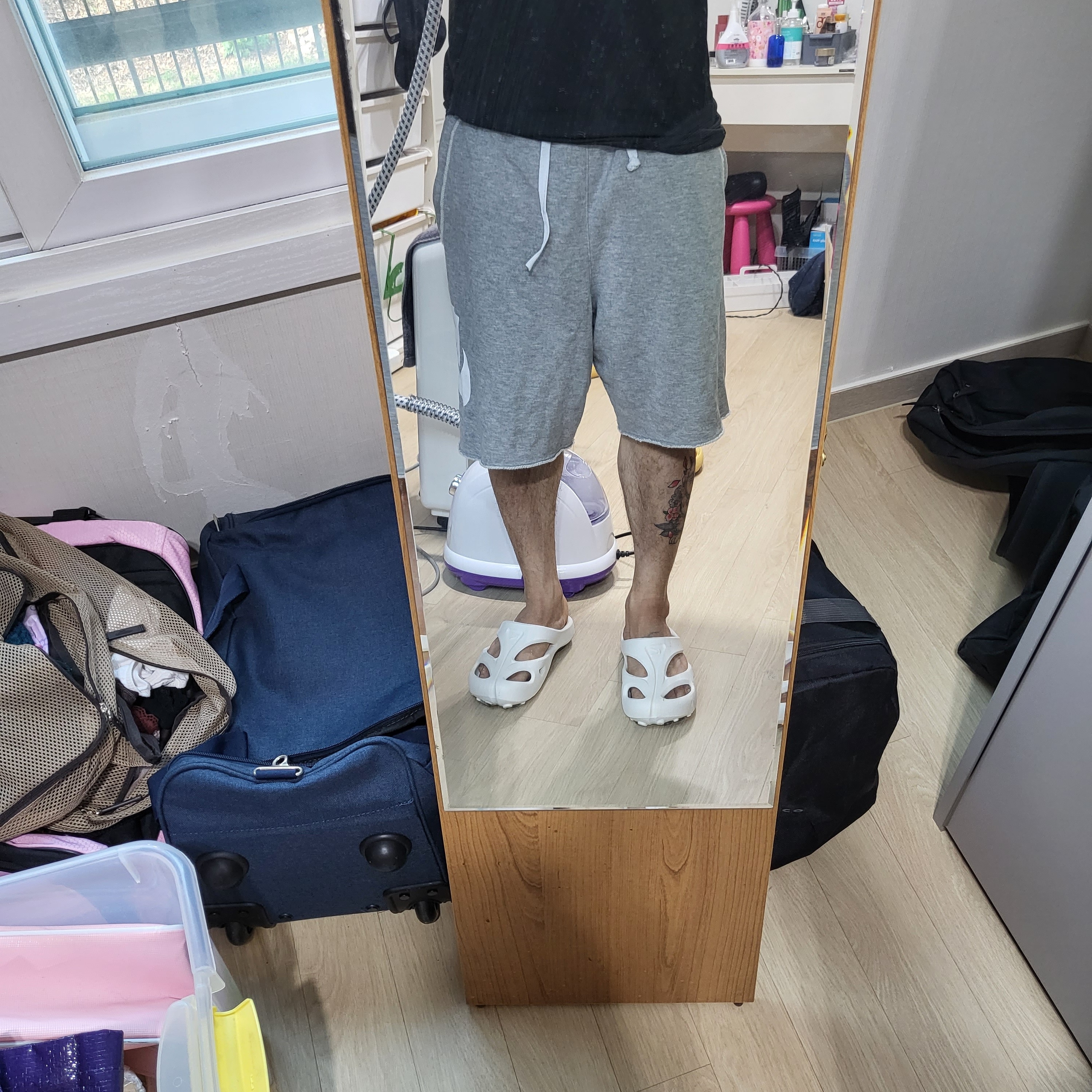 (W) Keen Shanti White Black 착용 스타일 - 2