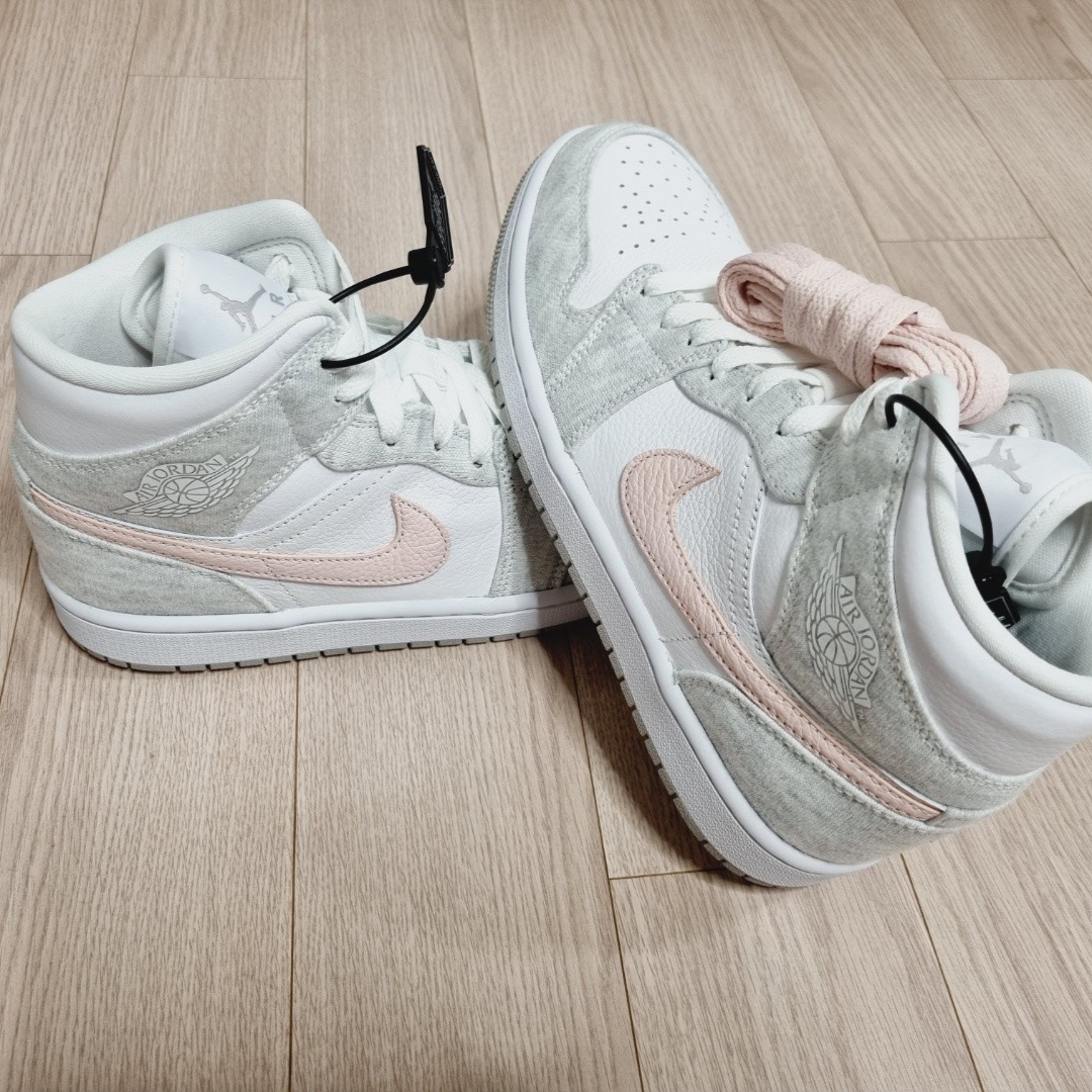 (W) Jordan 1 Mid SE Light Iron Ore 착용 스타일 - 1