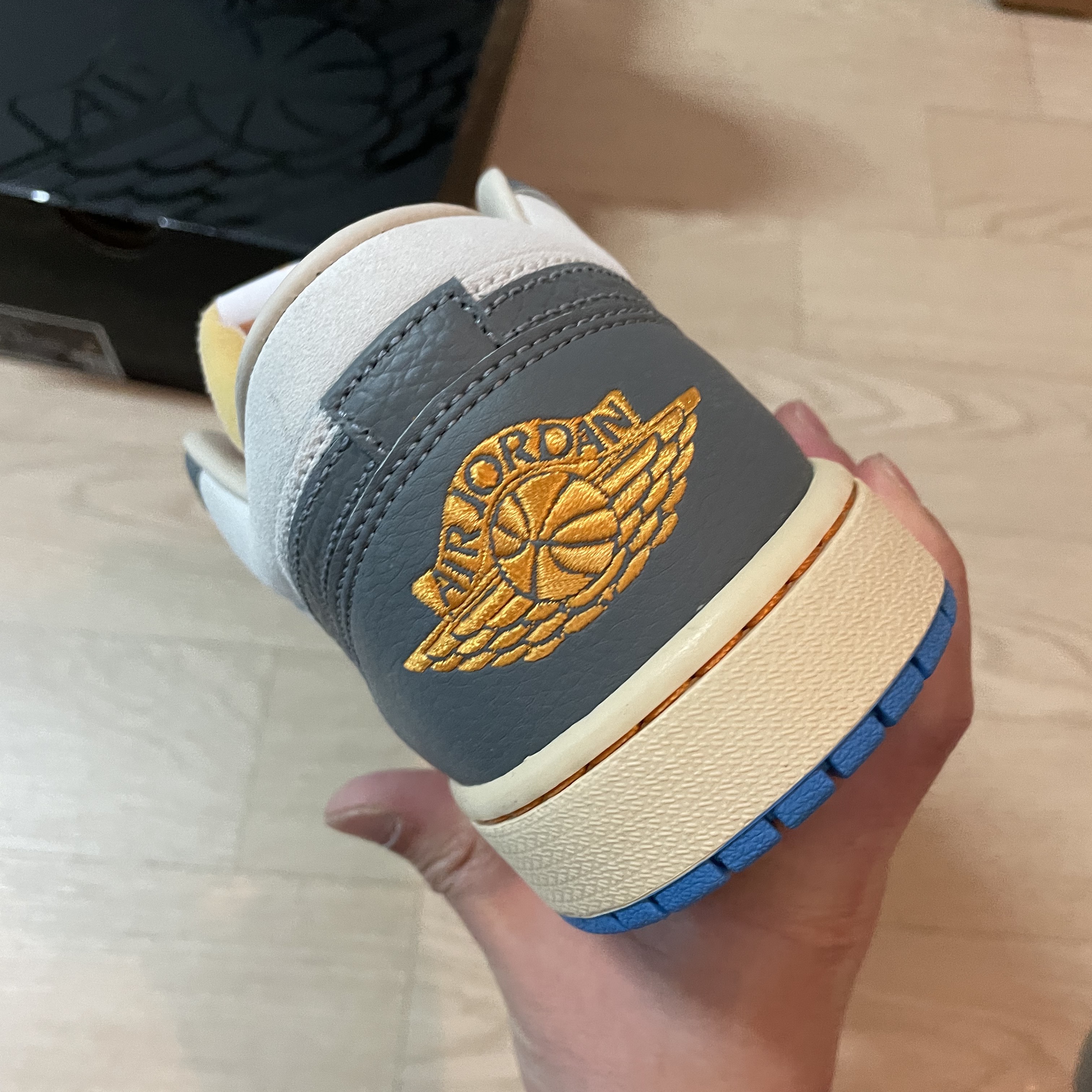Jordan 1 Low SE Tokyo 96 착용 스타일 - 2