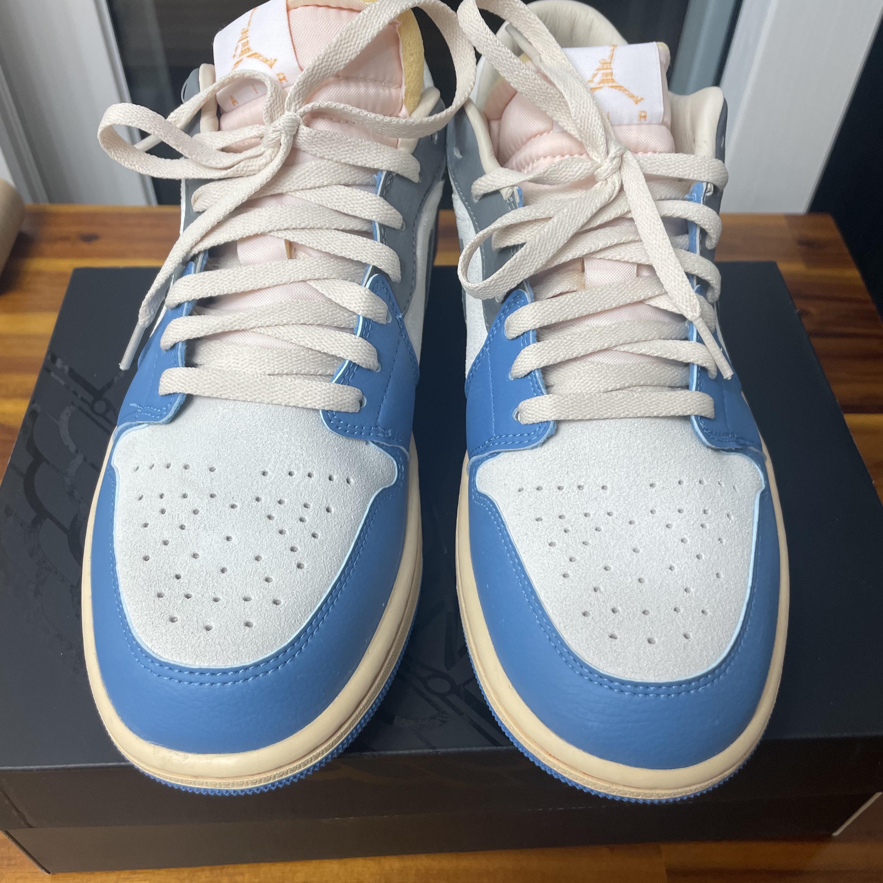 Jordan 1 Low SE Tokyo 96 착용 스타일 - 2