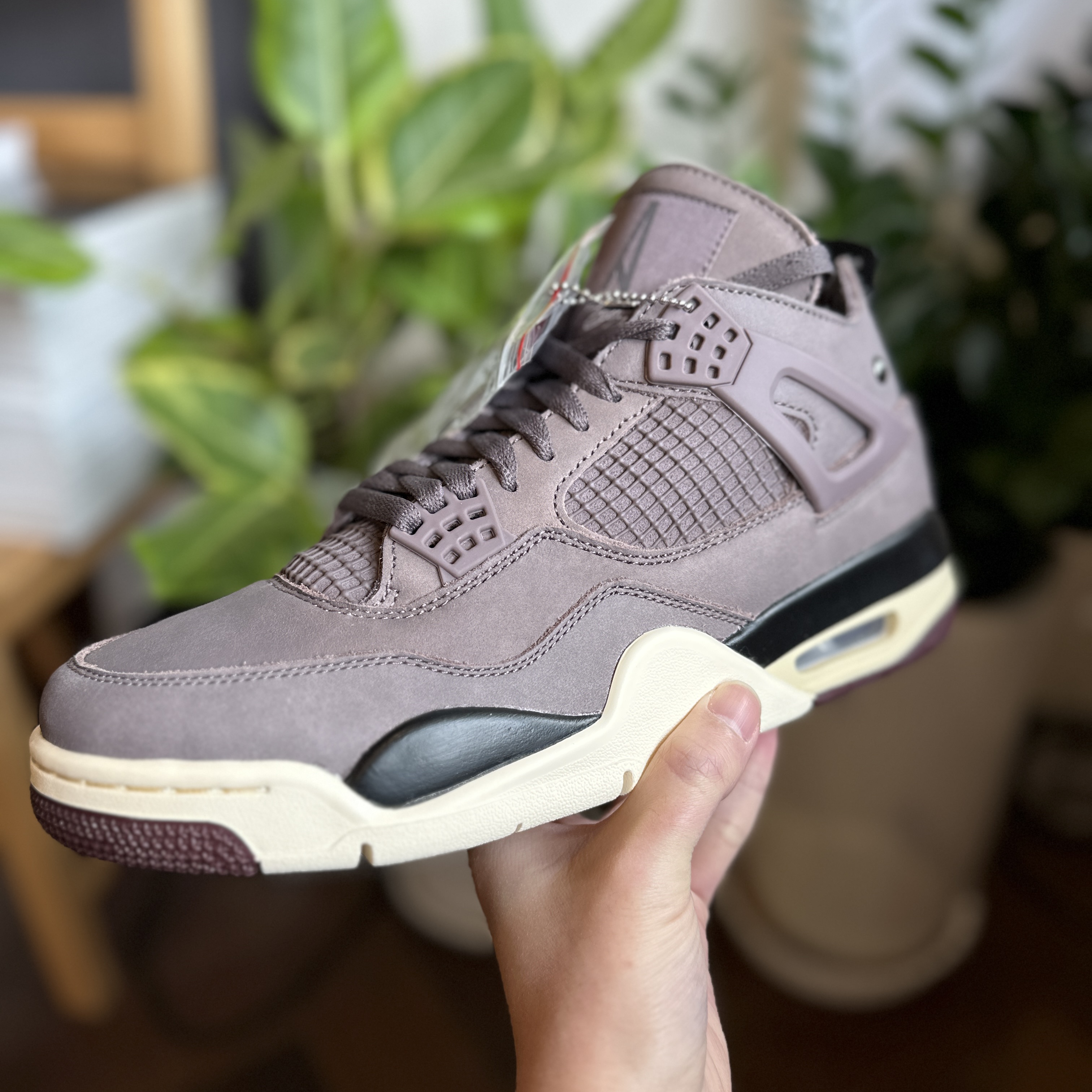 Jordan 4 x A Ma Maniere Retro Violet Ore 착용 스타일