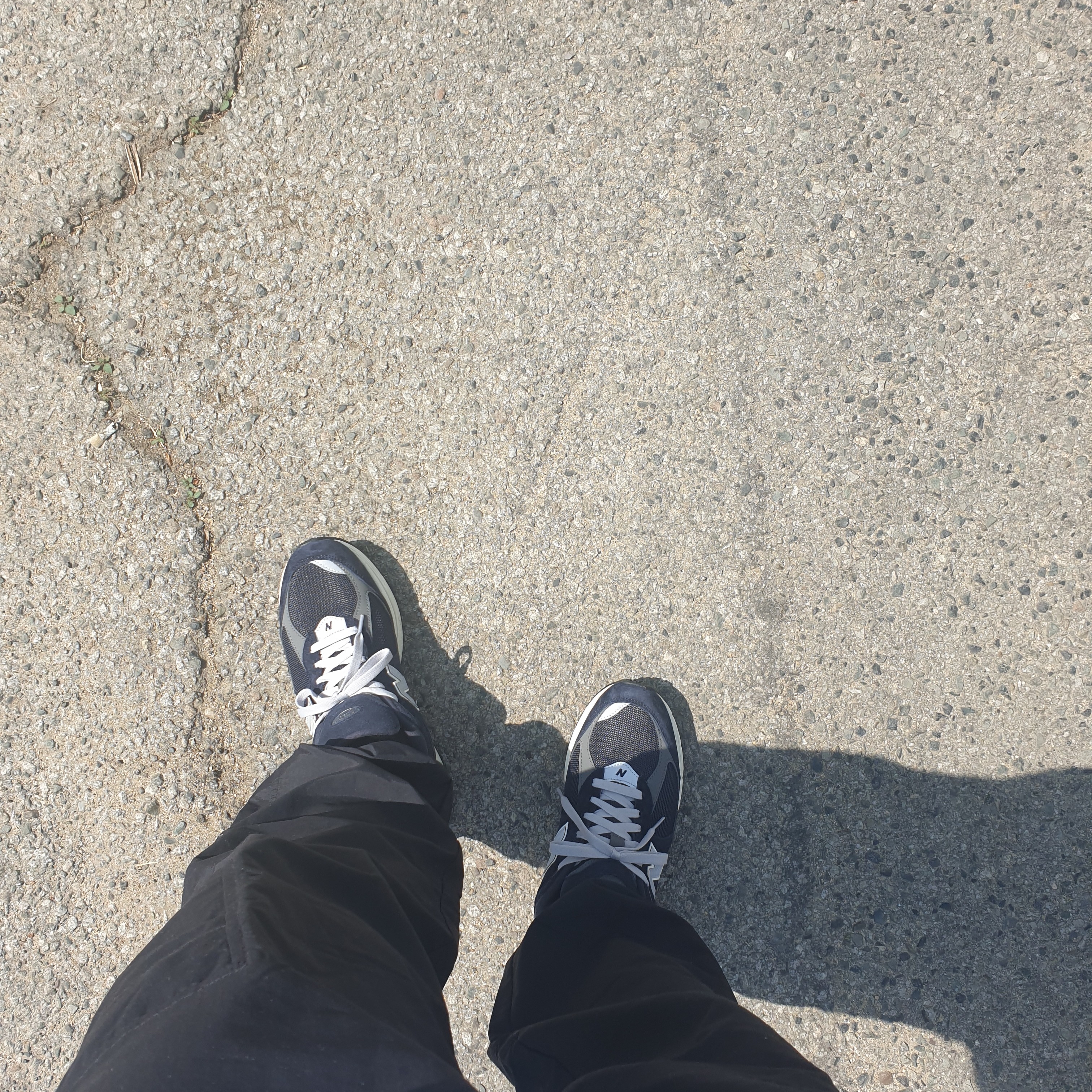 New Balance 2002R Eclipse Castlerock 착용 스타일 - 1