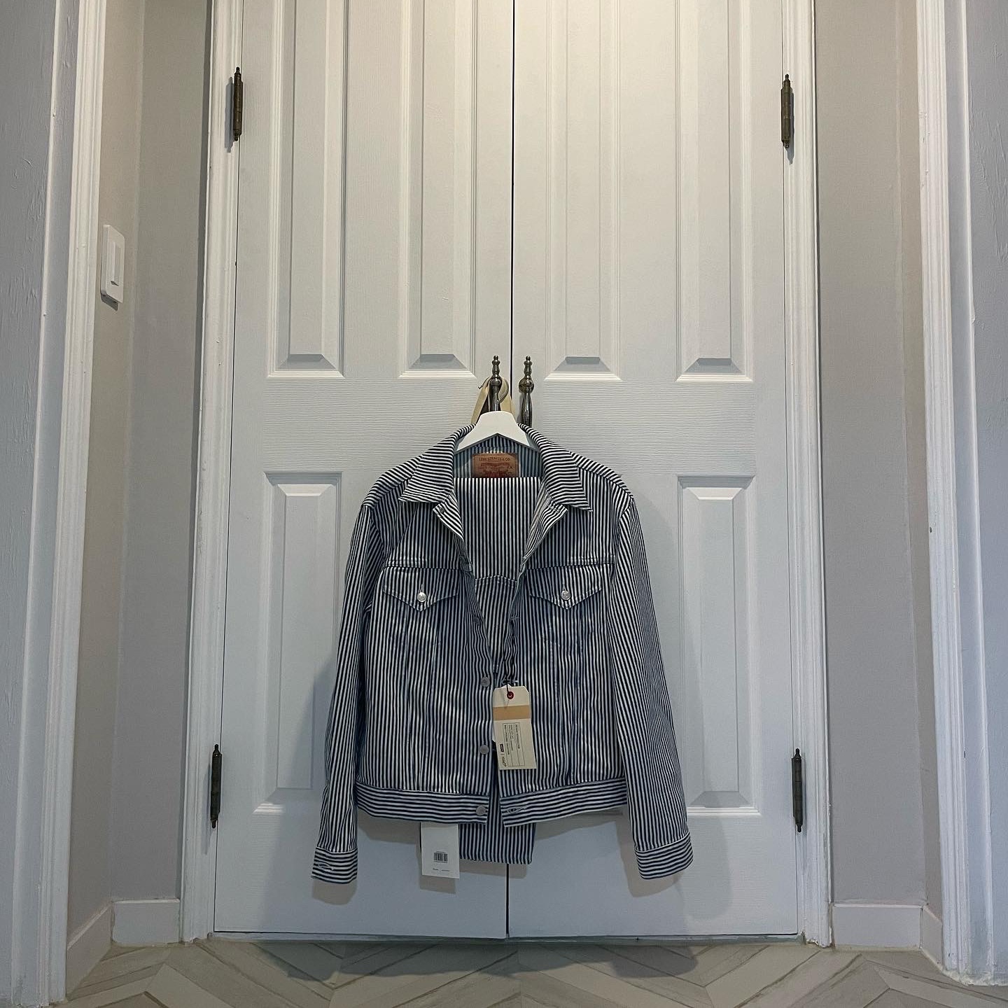 Levi's x Nigo 557XX Hickory Stripe Trucker Jacket Indigo, Levi's x Nigo Hickory Stripe 501 Jean Indigo 착용 스타일