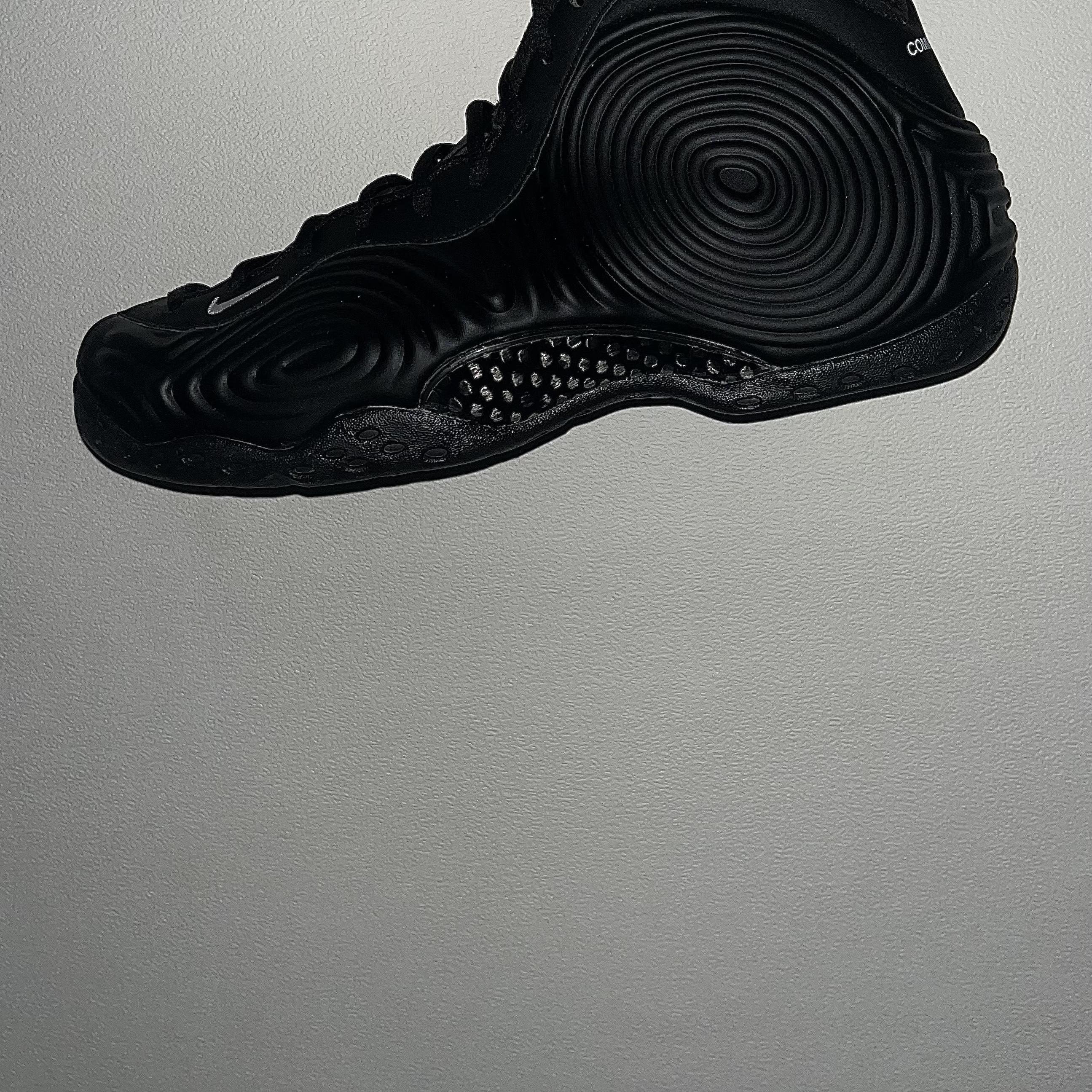 Nike x Comme des Garcons Homme Plus Air Foamposite One Black 착용 스타일 - 2