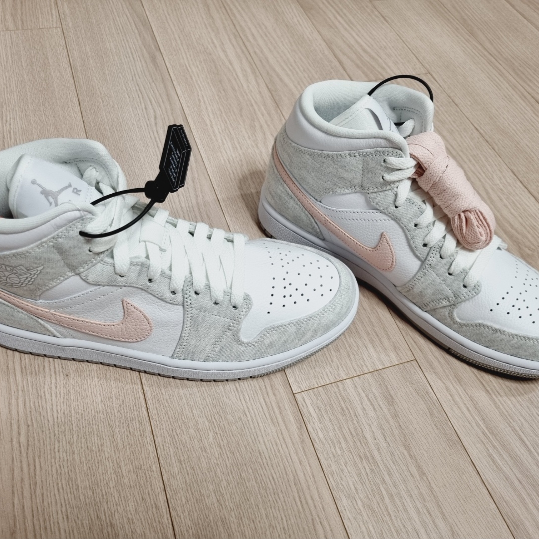 (W) Jordan 1 Mid SE Light Iron Ore 착용 스타일 - 4