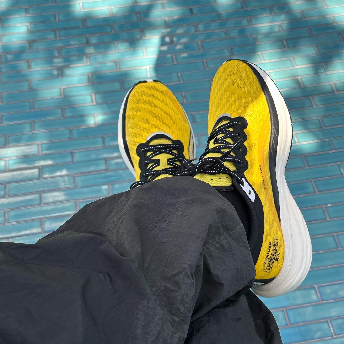 Puma x Balansa Deviate Nitro 2 Freesia Black 착용 스타일 - 2