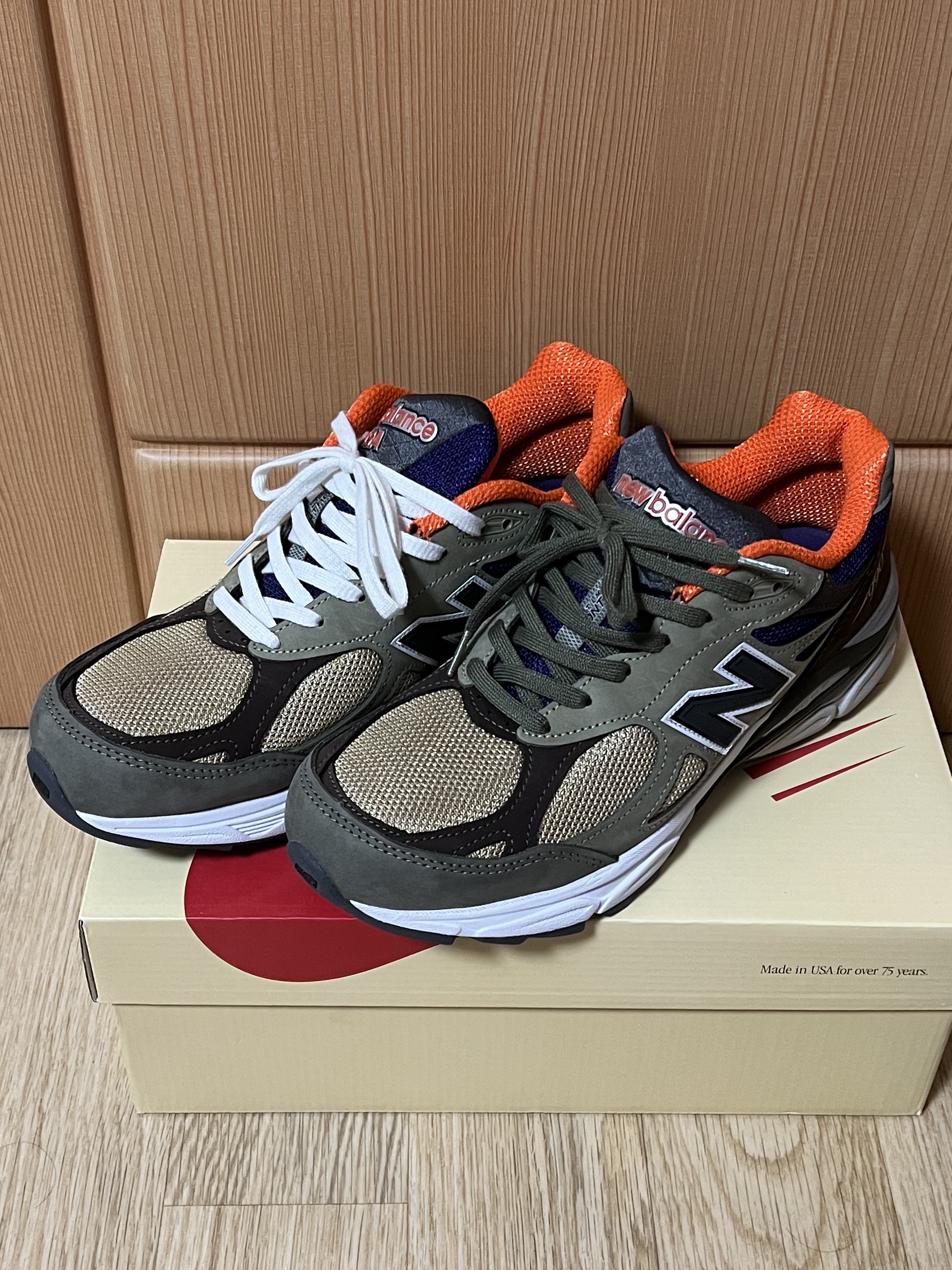 New Balance 990v3 Made in USA Tan Orange 착용 스타일 - 2