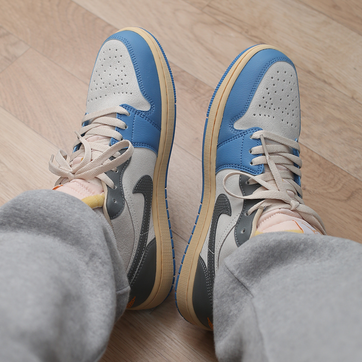 Jordan 1 Low SE Tokyo 96 착용 스타일 - 3