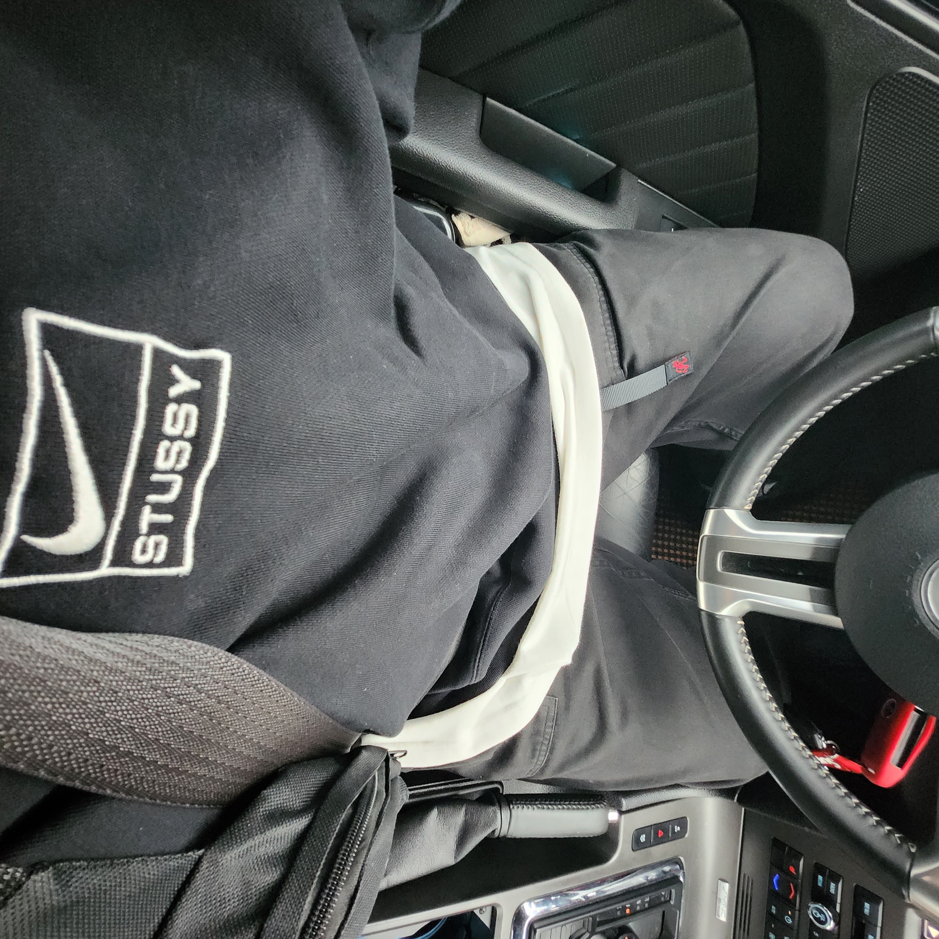 Nike x Stussy NRG Washed Fleece Crewneck Black (DO5310-010) 착용 스타일