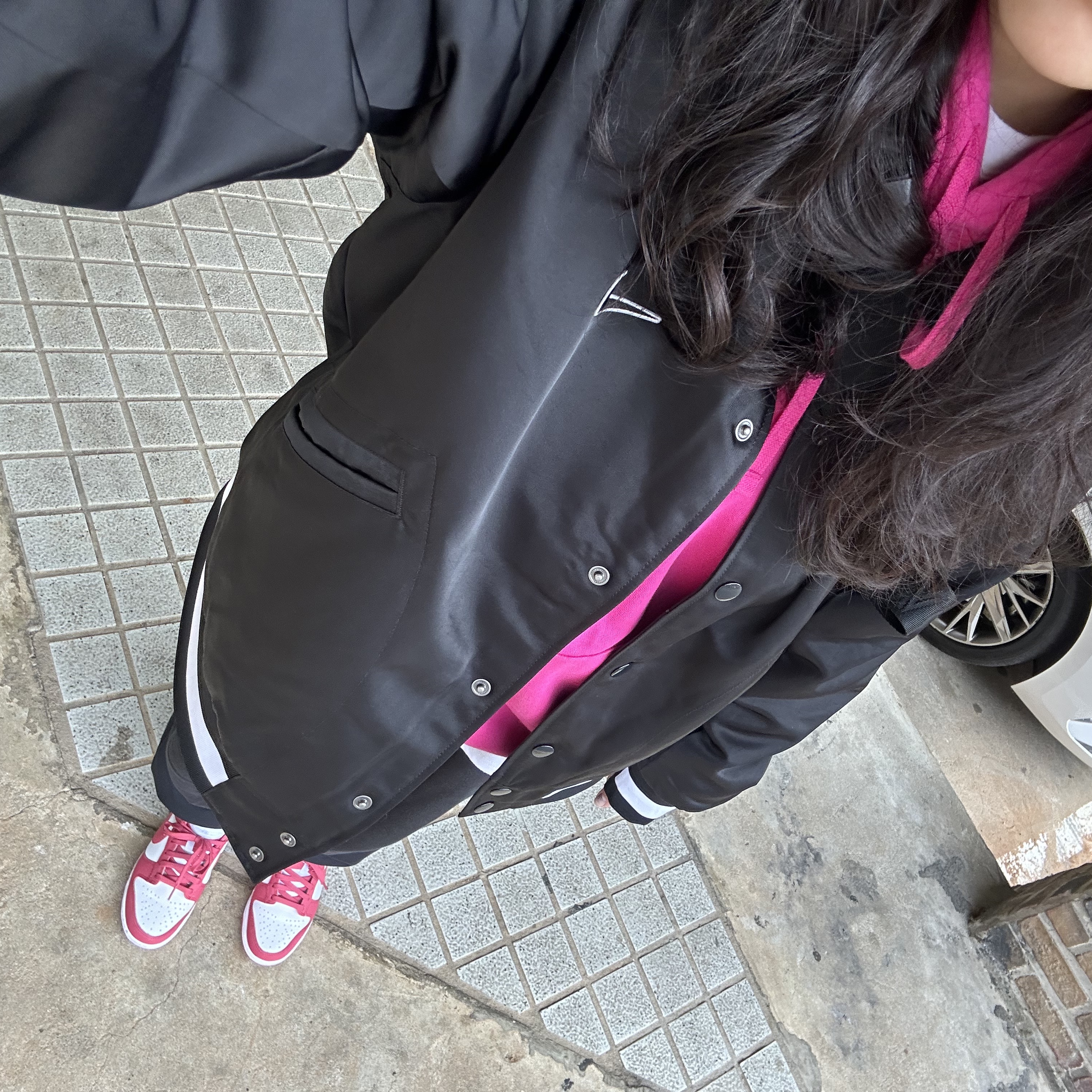 Nike NSW Authentics Varsity Jacket Black - Asia, (W) Nike Dunk Low Archeo Pink 착용 스타일 - 1