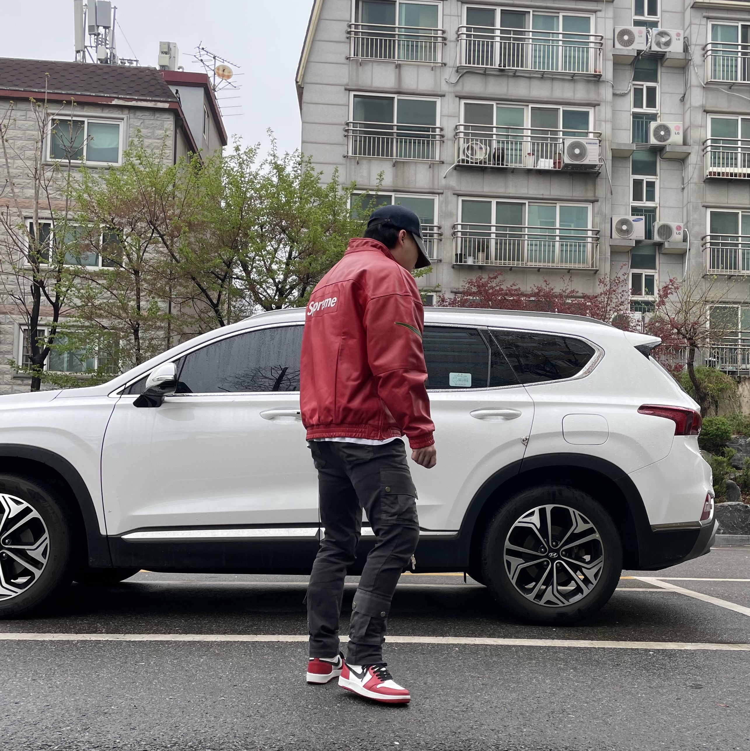 Supreme x Nike Leather Anorak Red - 19FW, Jordan 1.5 Retro Chicago 2015 착용 스타일 - 3
