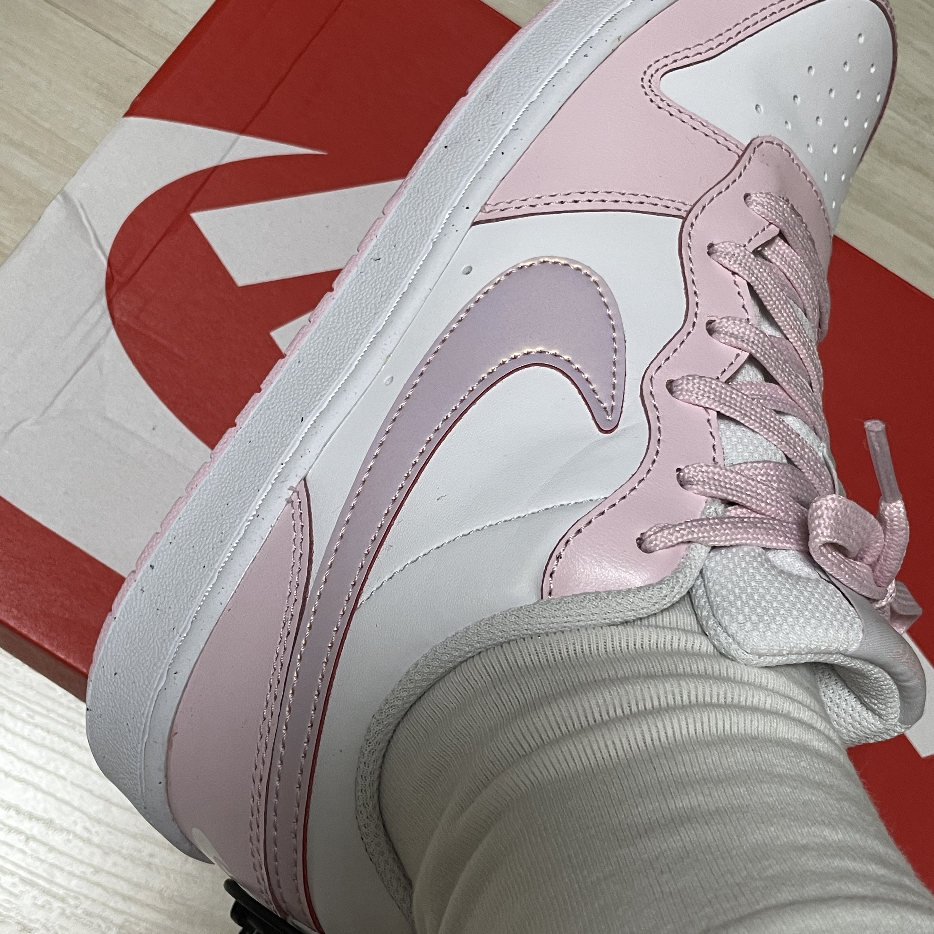 (GS) Nike Court Borough 2 SE White Pink Foam 착용 스타일 - 2