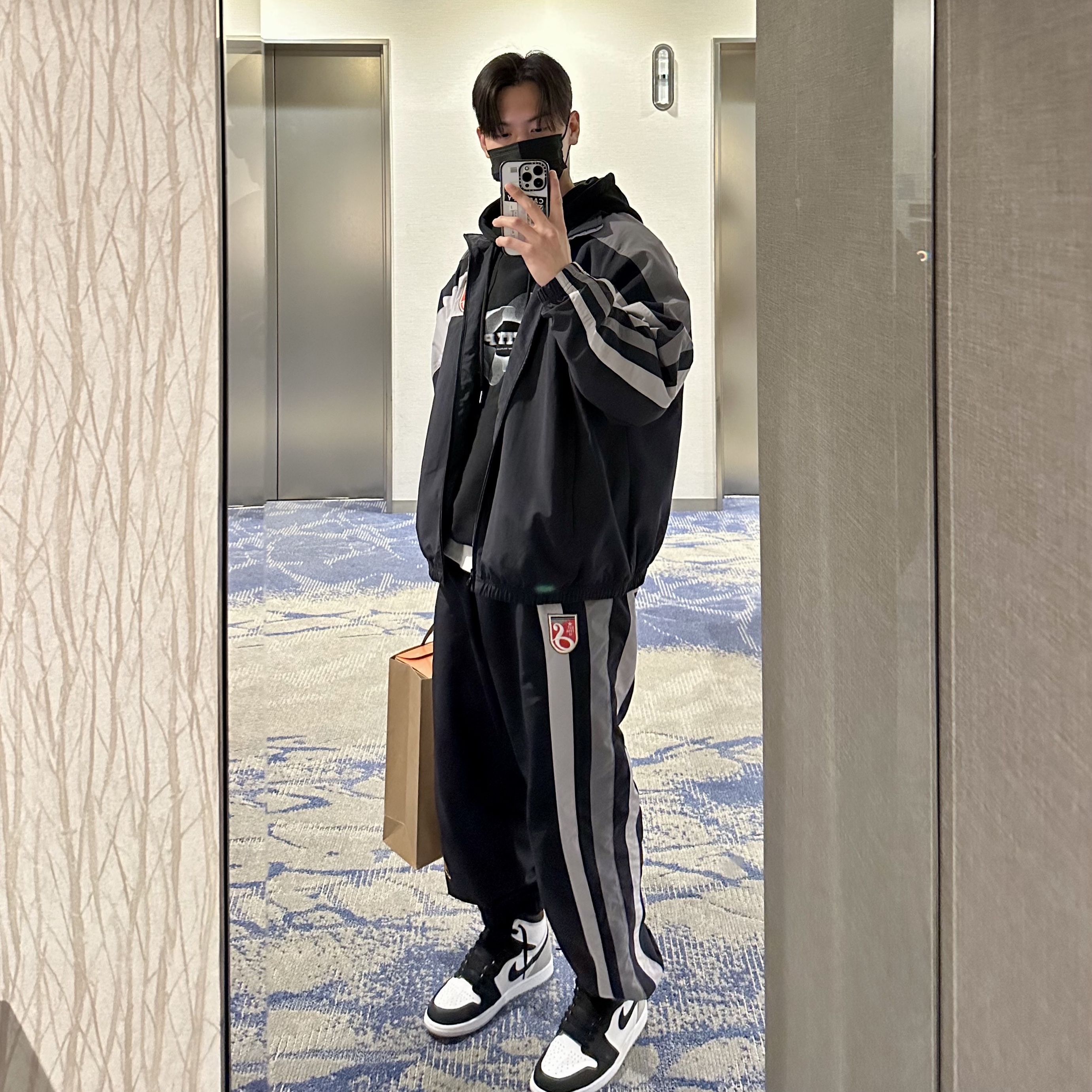 Supreme x Umbro Track Jacket Black - 23SS, Supreme x Umbro Track Pants Black - 23SS 착용 스타일 - 1