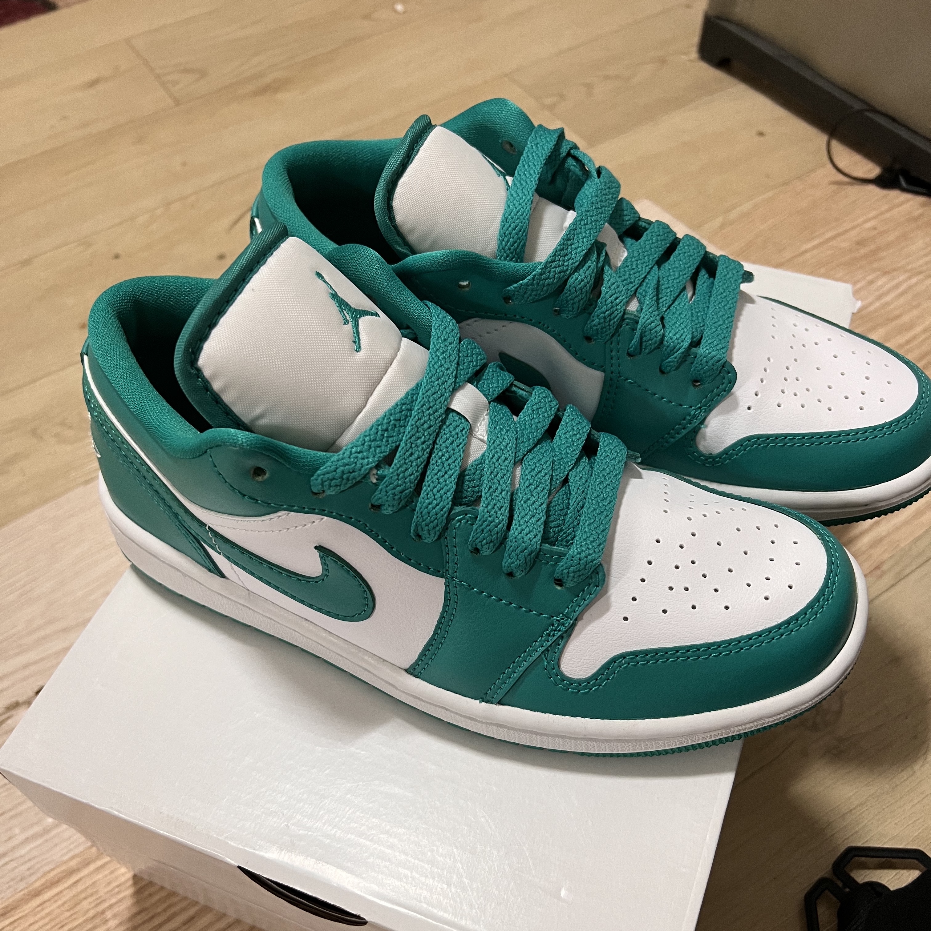 (W) Jordan 1 Low New Emerald 착용 스타일