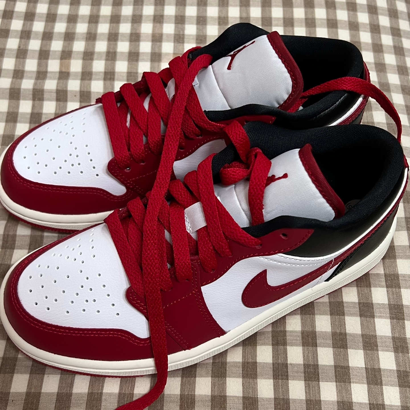 (W) Jordan 1 Low White Gym Red 착용 스타일
