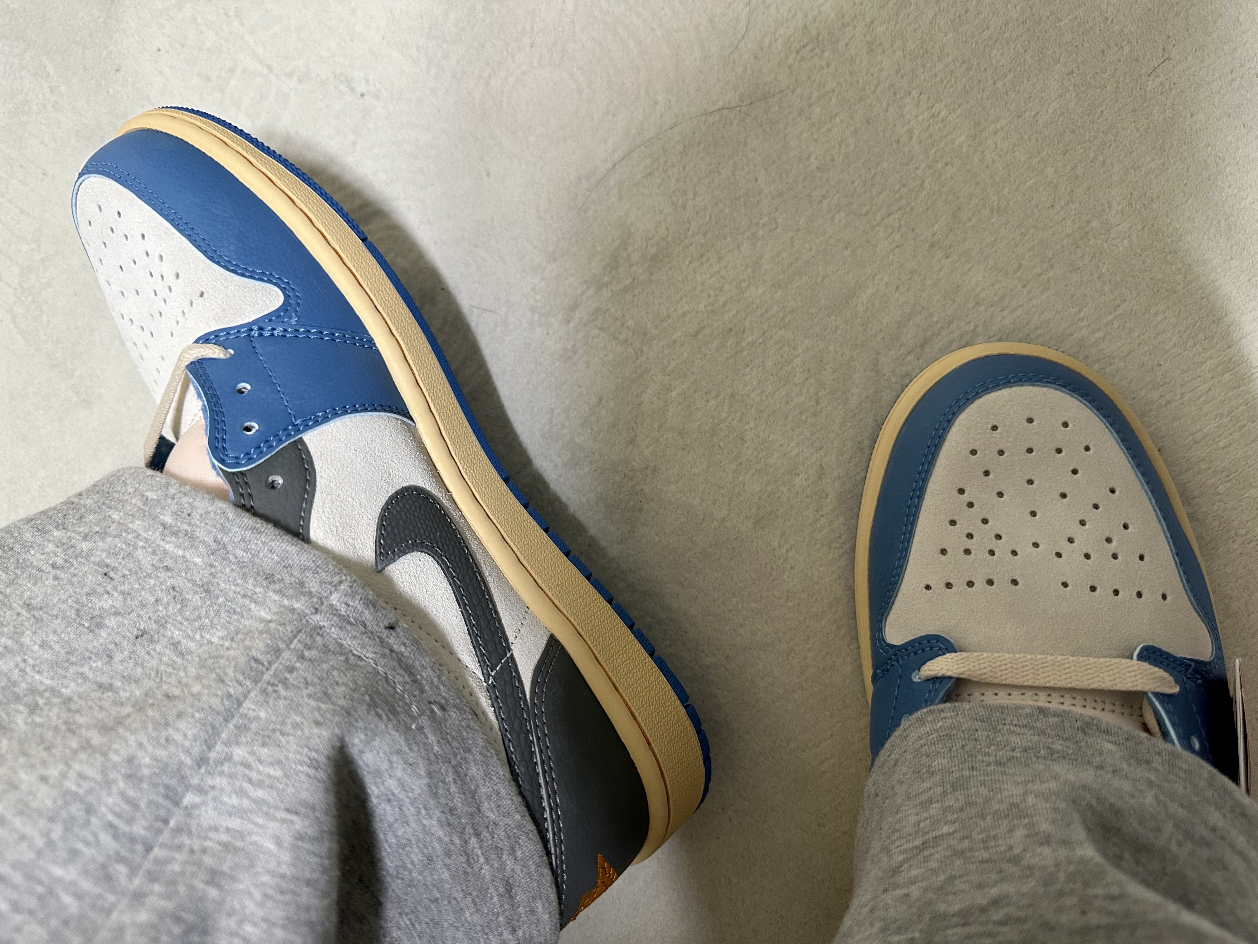 Jordan 1 Low SE Tokyo 96 착용 스타일 - 1