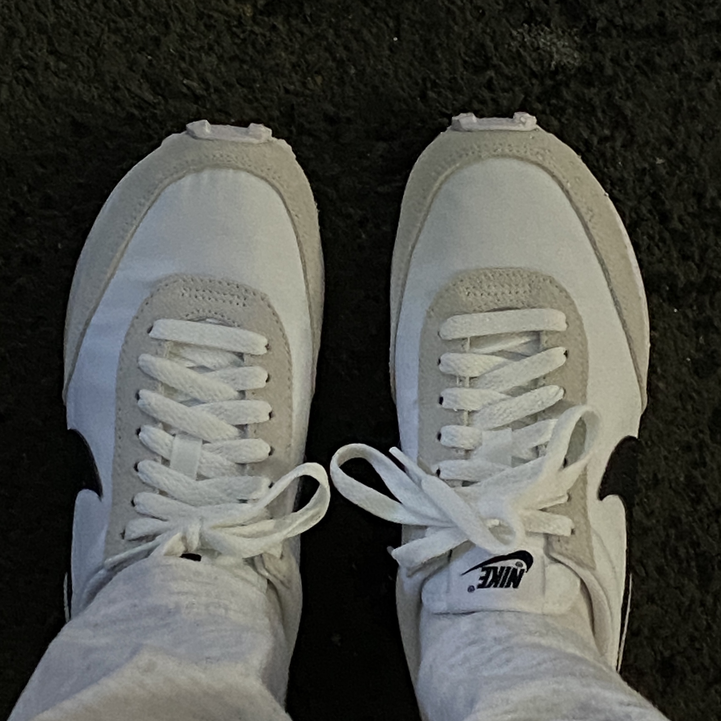 (W) Nike Daybreak Summit White Black 착용 스타일