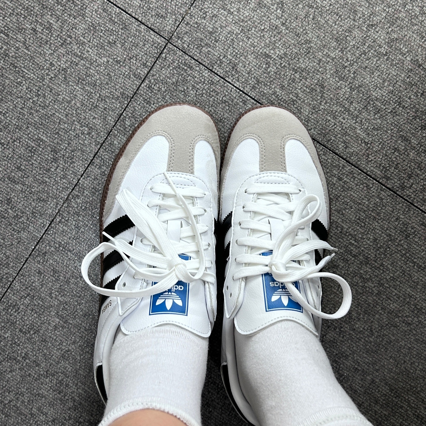 Adidas Samba Vegan White Black 착용 스타일 - 2