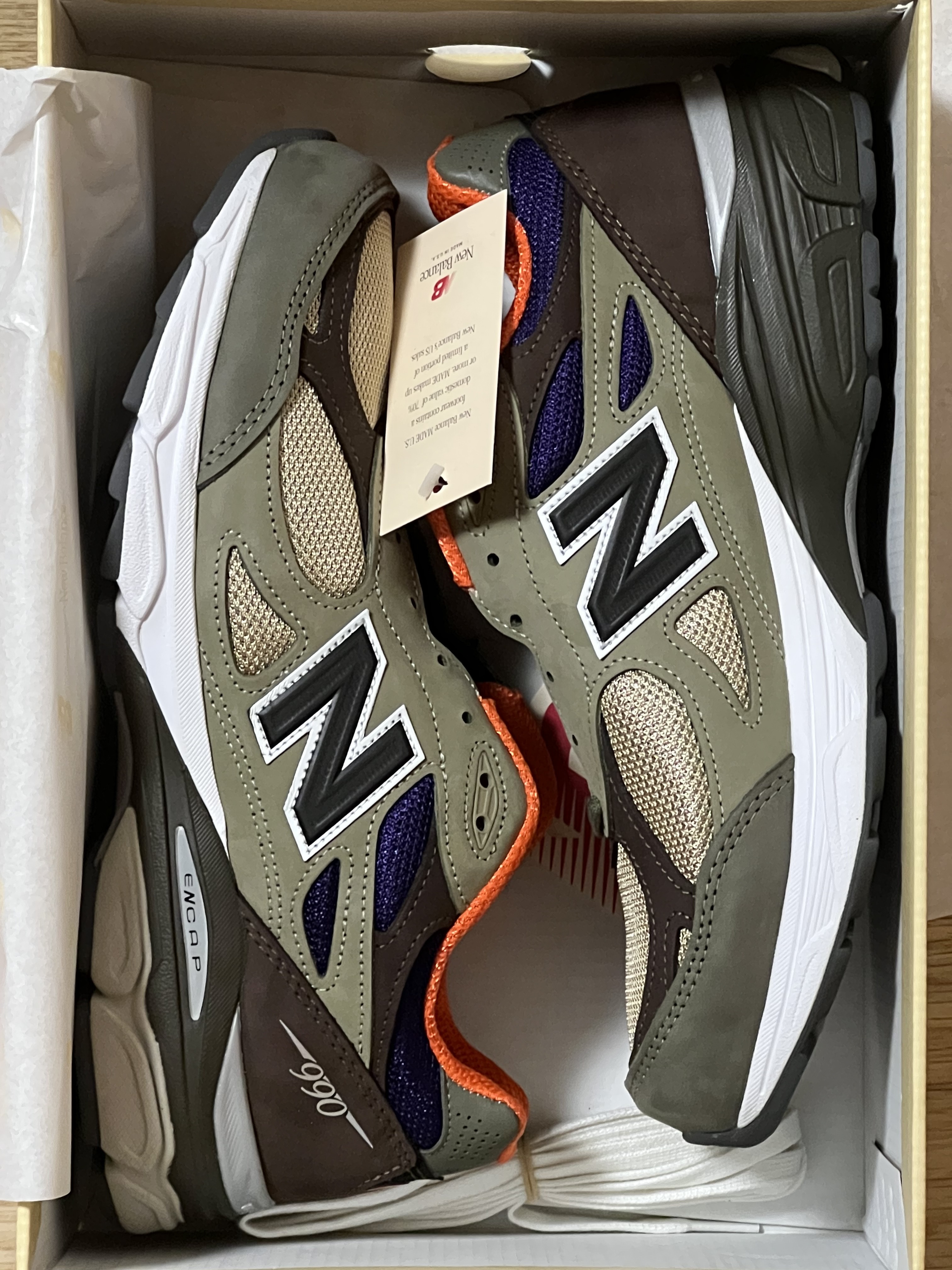 New Balance 990v3 Made in USA Tan Orange 착용 스타일 - 5