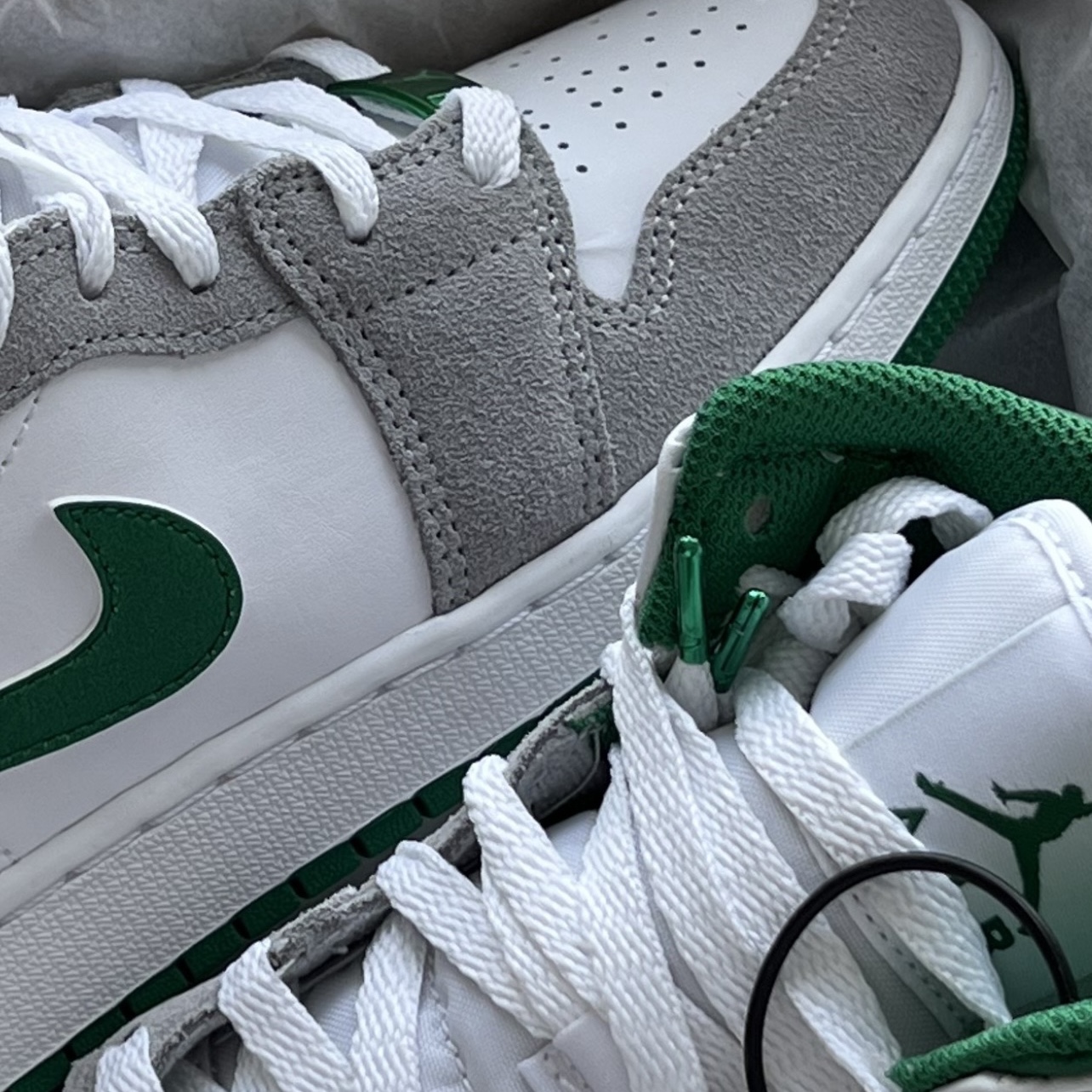 (GS) Jordan 1 Mid SE Pine Green Light Smoke Grey 착용 스타일