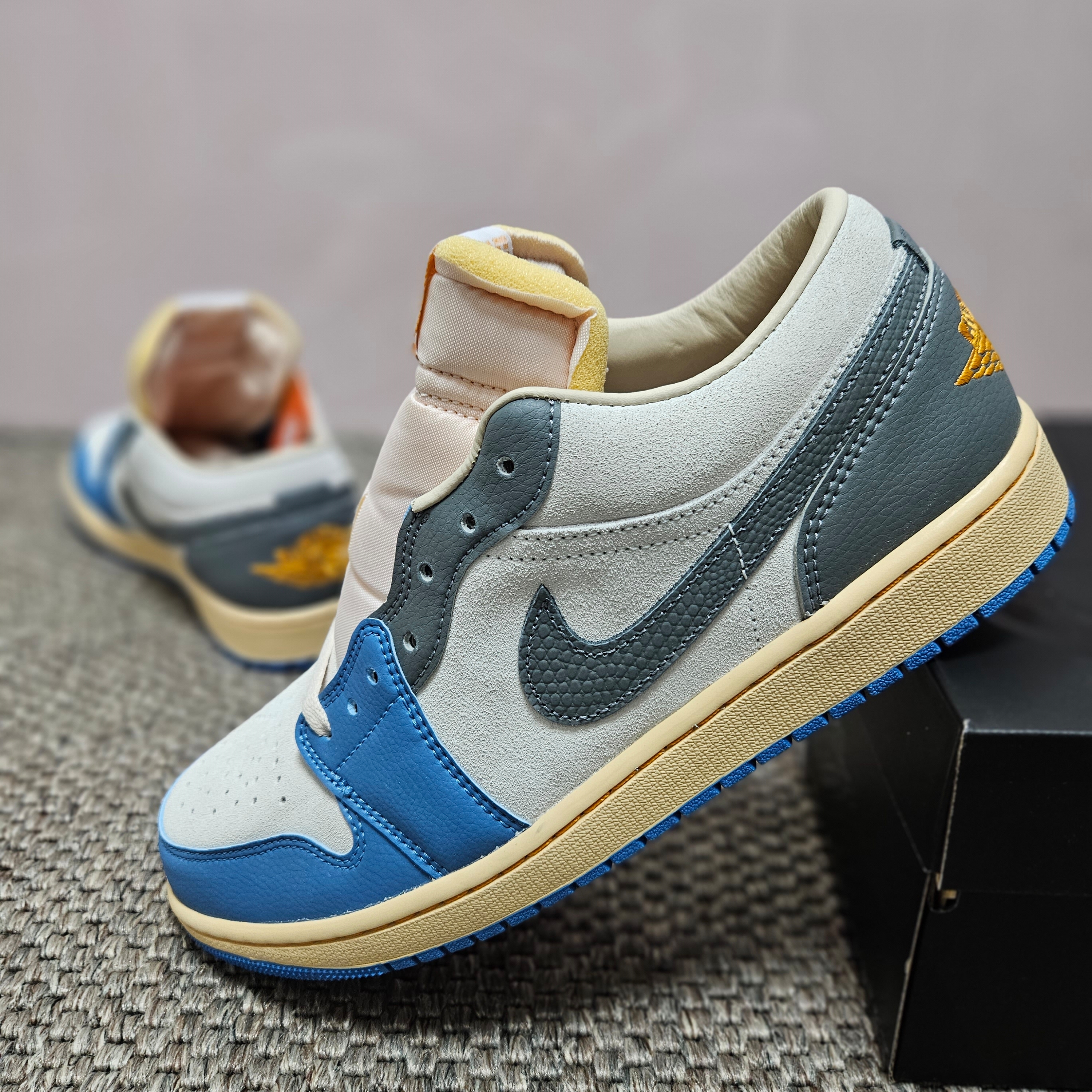 Jordan 1 Low SE Tokyo 96 착용 스타일 - 1