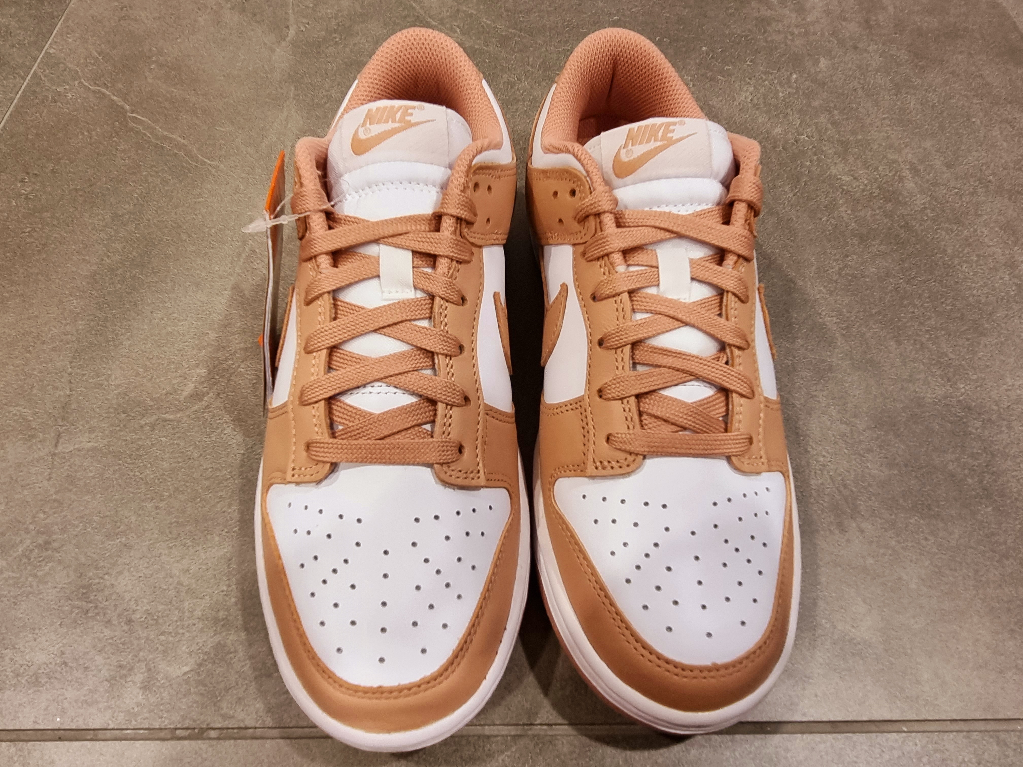 (W) Nike Dunk Low Rose Whisper 착용 스타일 - 4