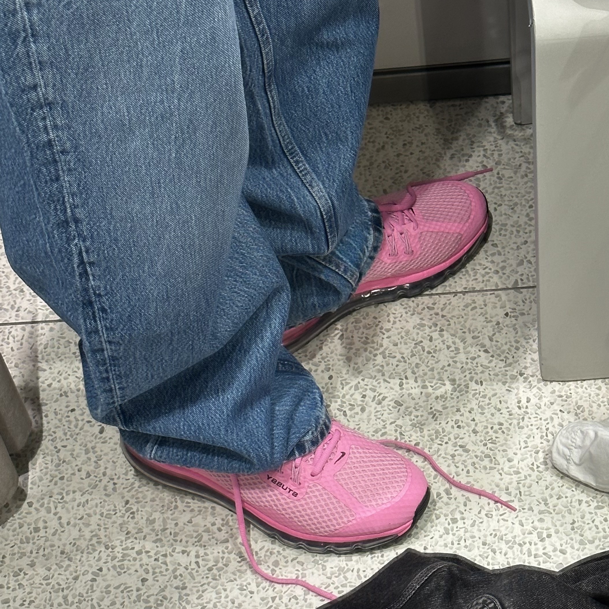 Nike x Stussy Air Max 2013 Psychic Pink 착용 스타일