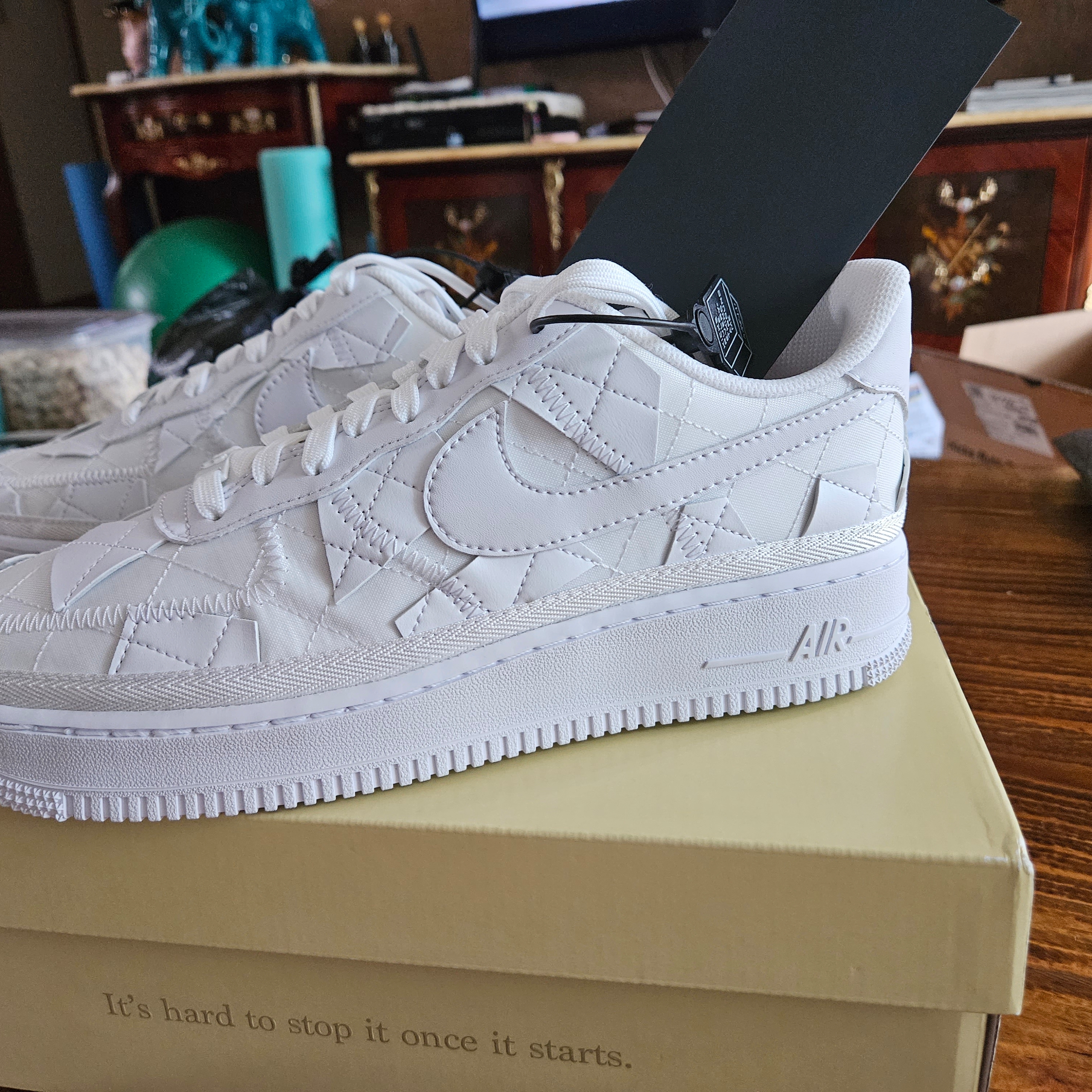 Nike x Billie Eilish Air Force 1 Low SP Triple White 착용 스타일 - 2