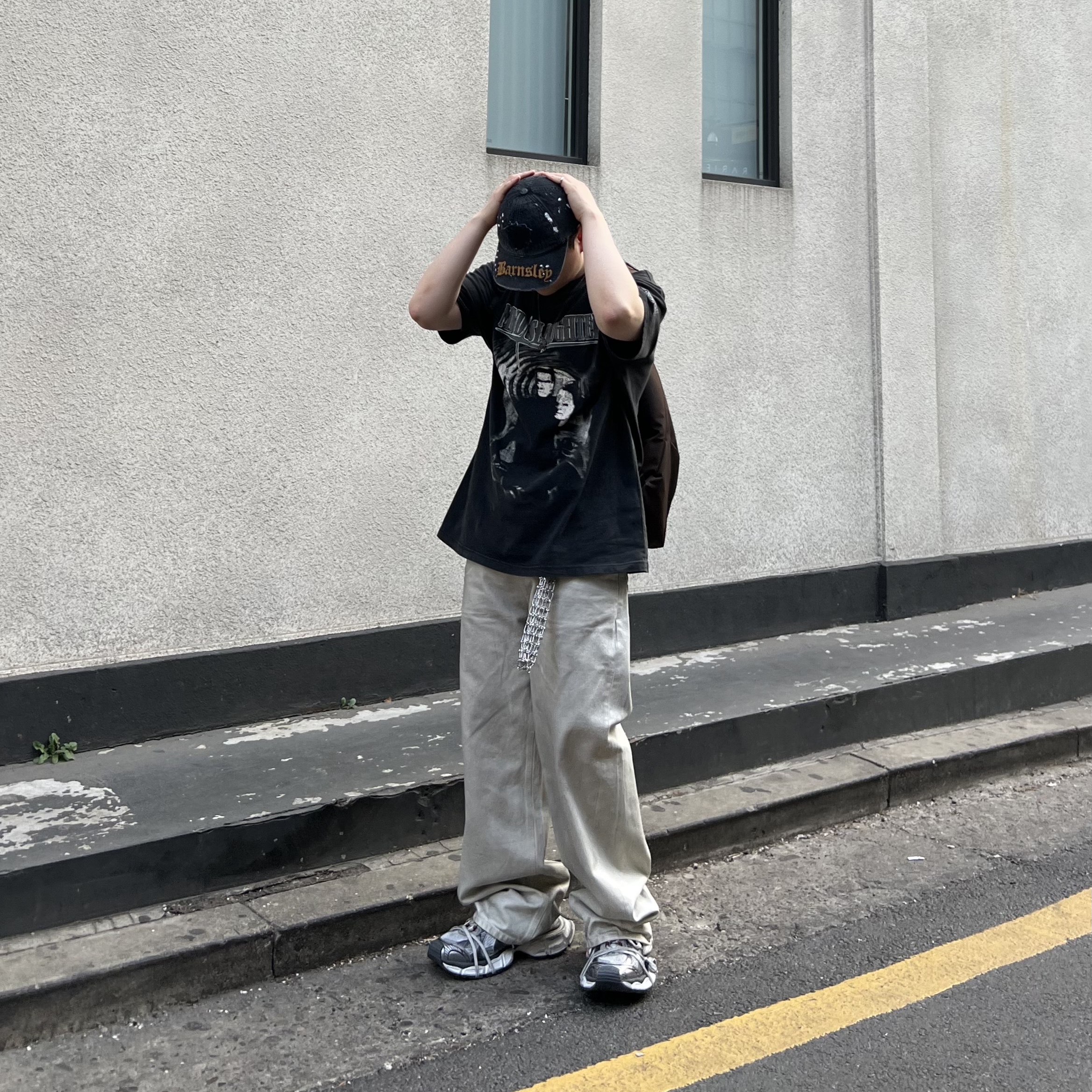 Balenciaga 3XL Sneakers Grey White Red, Project G/R Mind Slaughter Vintage Washeed T-Shirt Black 착용 스타일