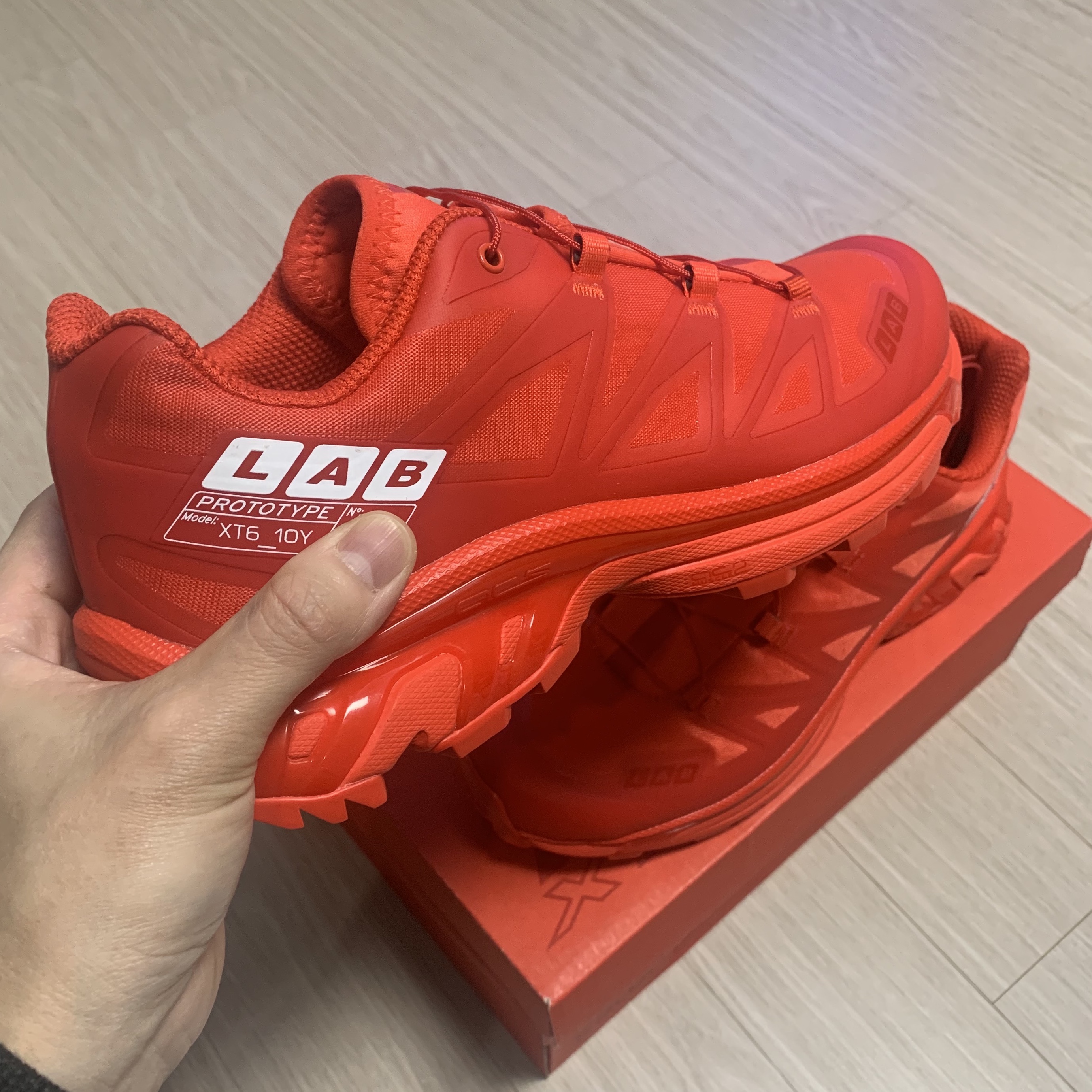 Salomon XT-6 10th Anniversary Fiery Red 착용 스타일 - 4