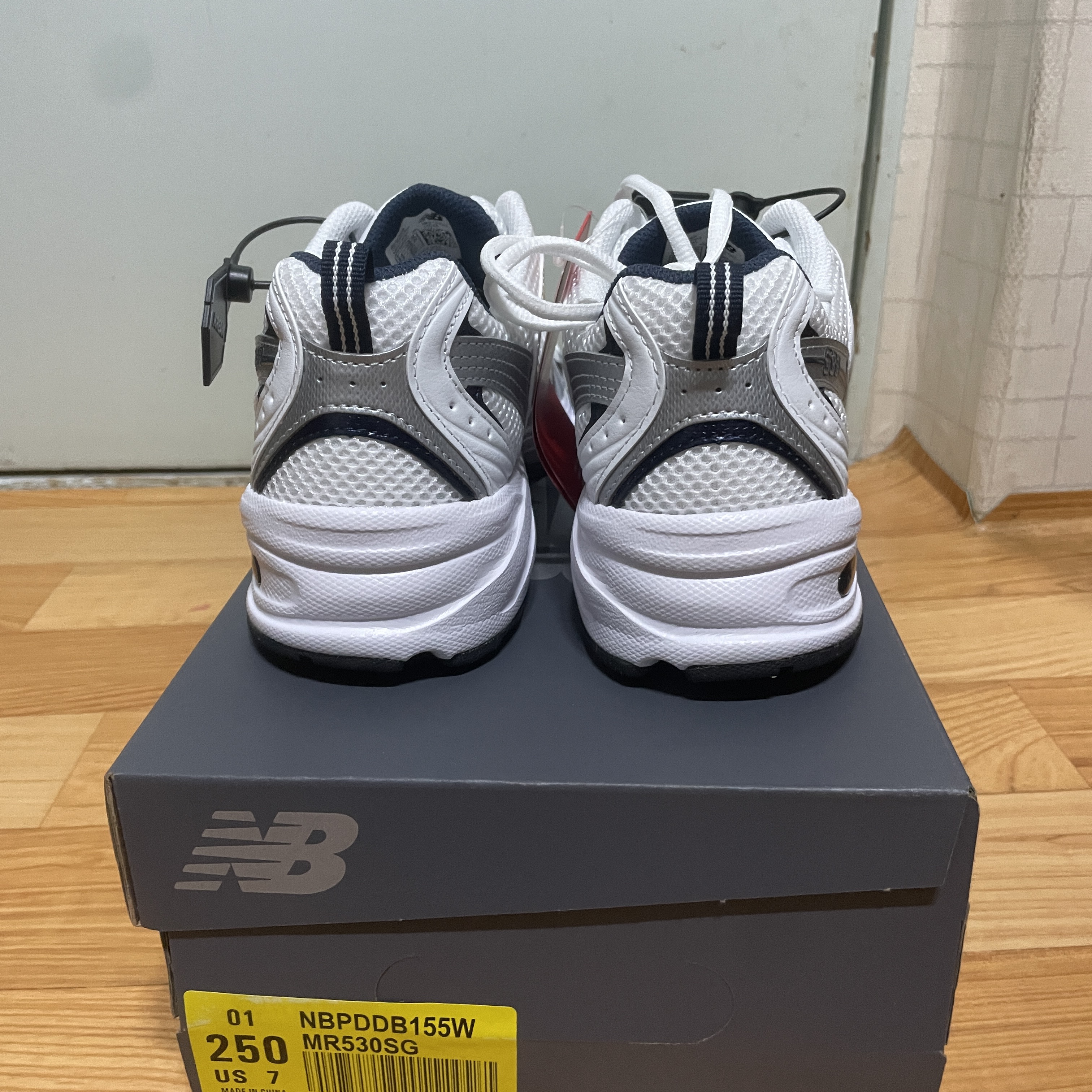 New Balance 530 White 착용 스타일 - 3