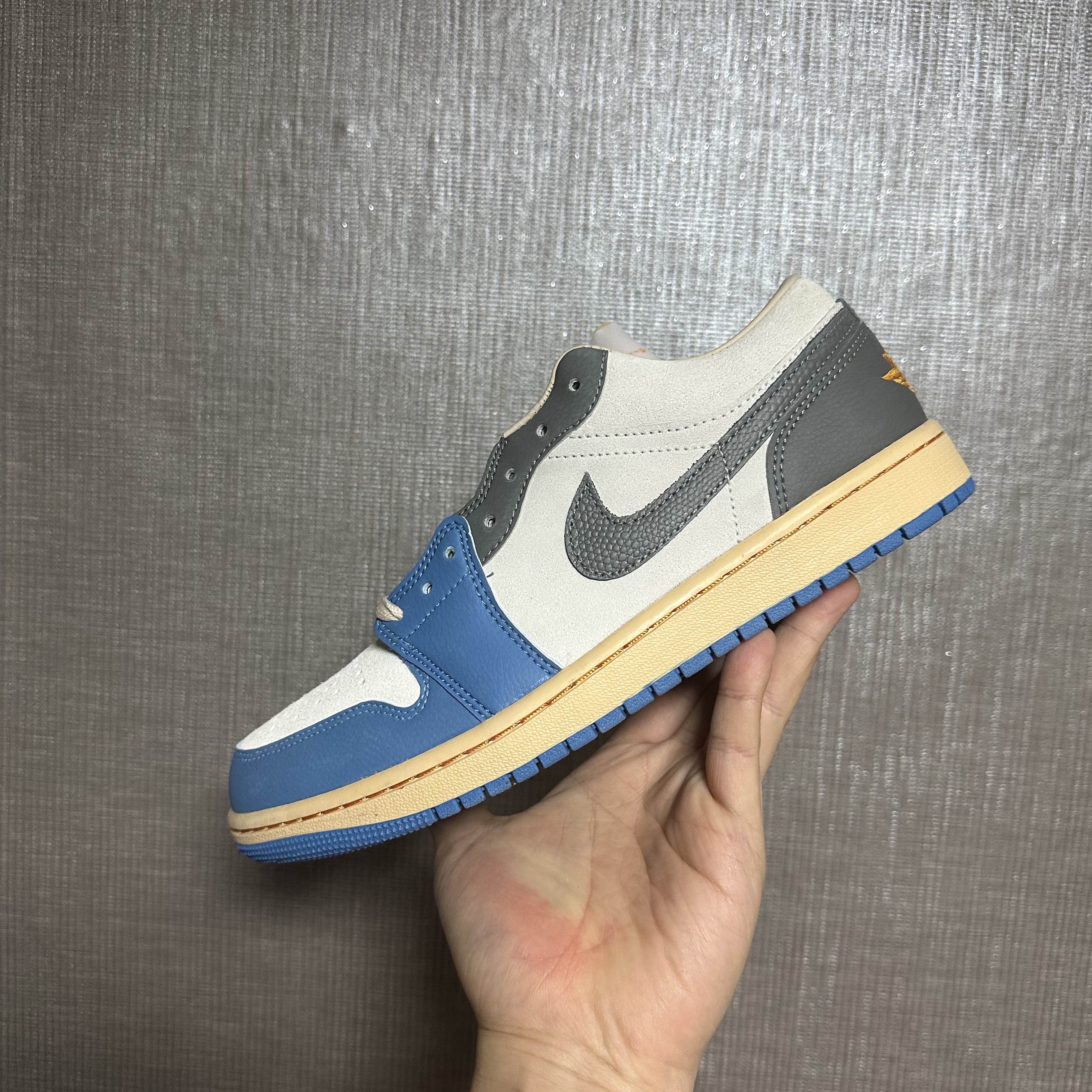Jordan 1 Low SE Tokyo 96 착용 스타일 - 3