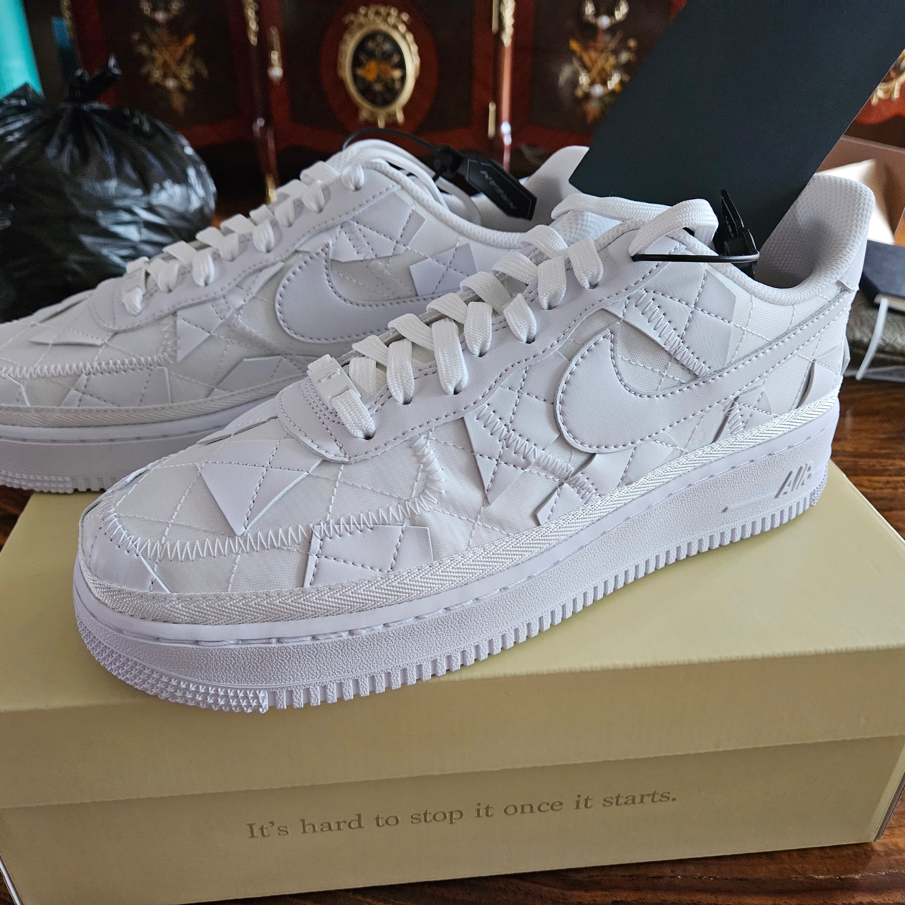 Nike x Billie Eilish Air Force 1 Low SP Triple White 착용 스타일 - 3