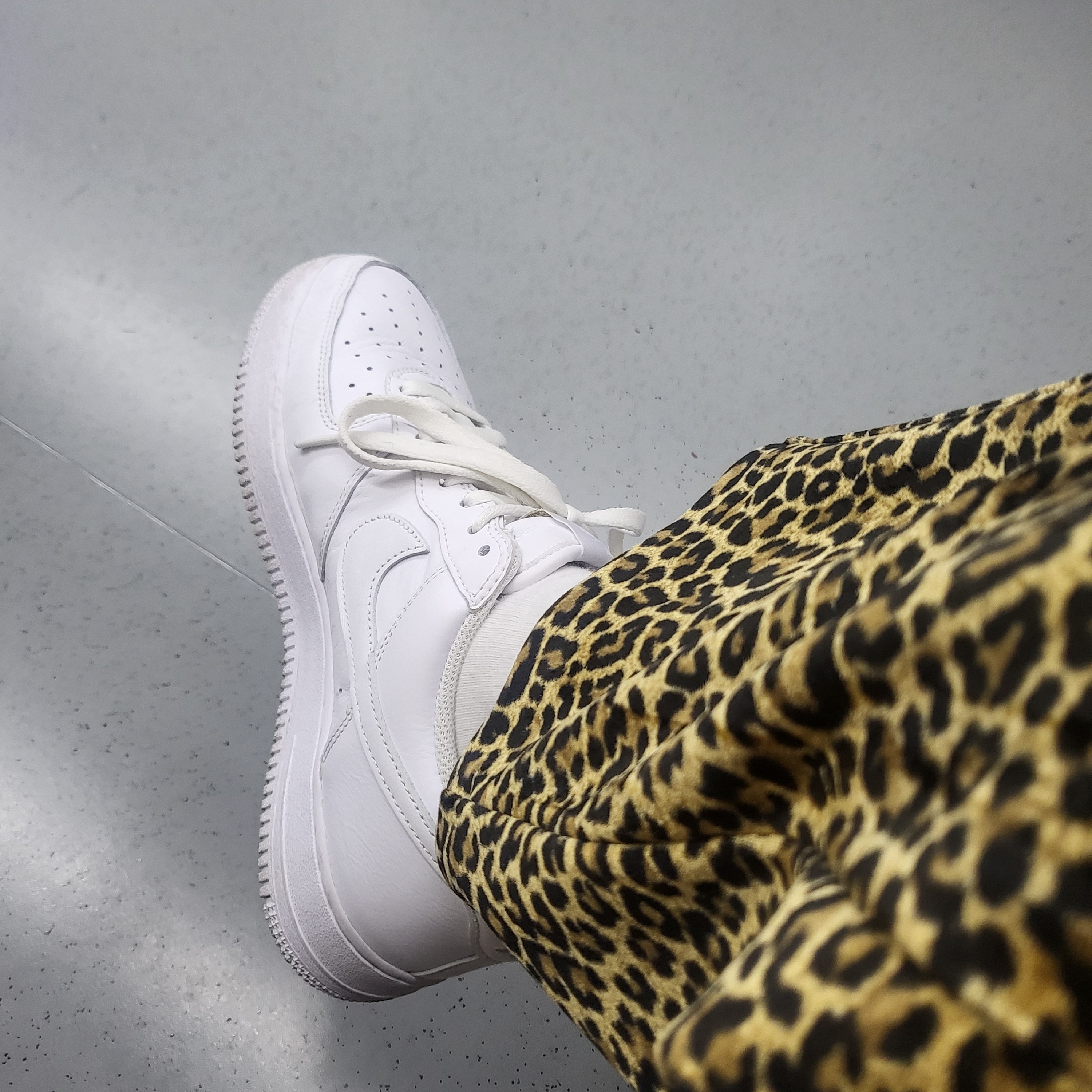 Nike Air Force 1 Low Retro Color of the Month White 착용 스타일