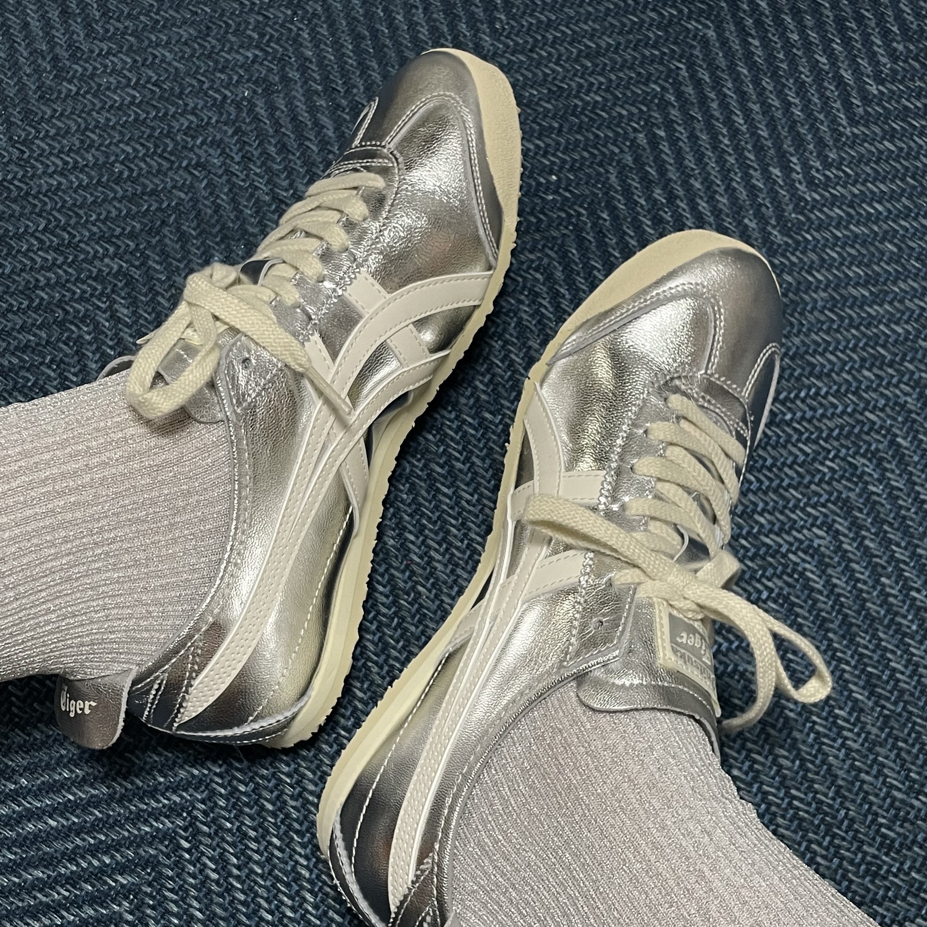 Onitsuka Tiger Mexico 66 White Silver 착용 스타일 - 4