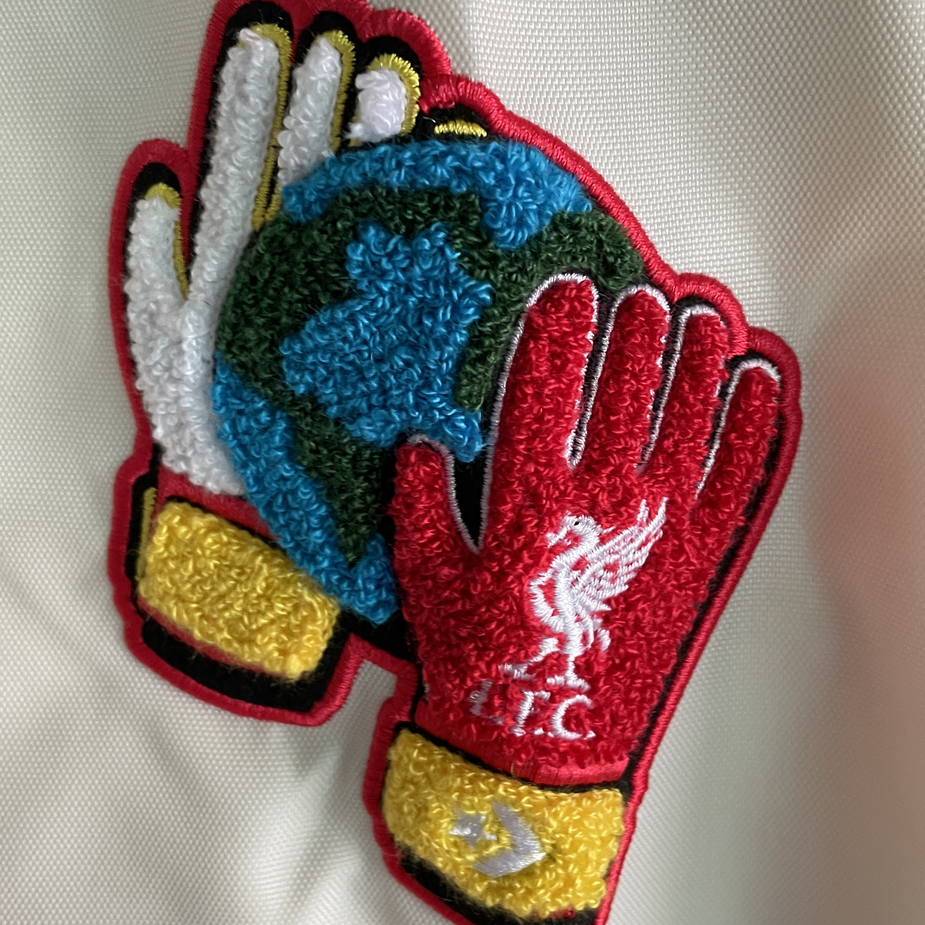Converse x Liverpool FC Woven Varsity Jacket Tomato 착용 스타일 - 3