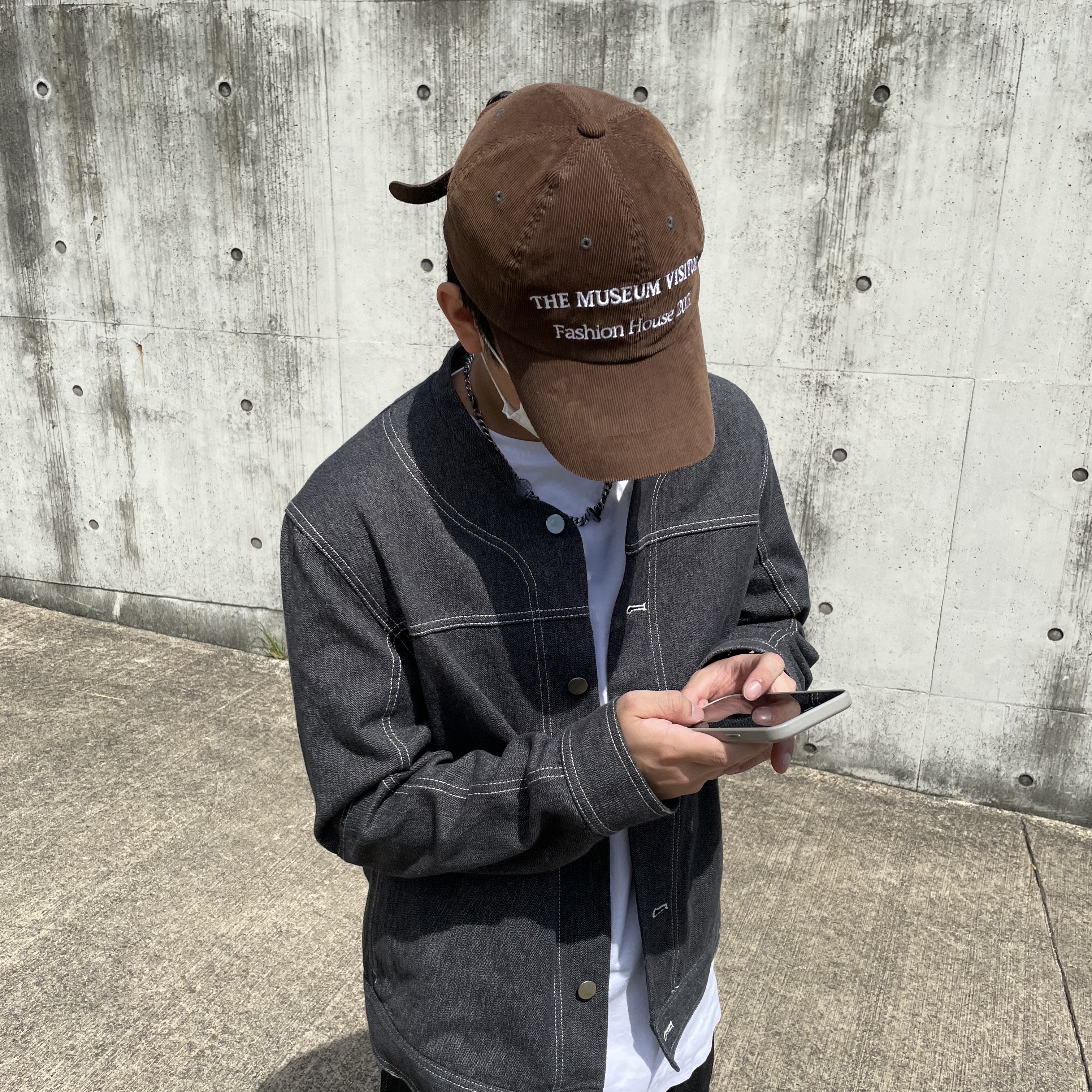 The Museum Visitor Art Jazz Ballcap Brown Purple - 23SS, The Museum Visitor x Jon Burgerman Hand Painted Pizza & Poch Corduroy Ball Cap Brown 착용 스타일