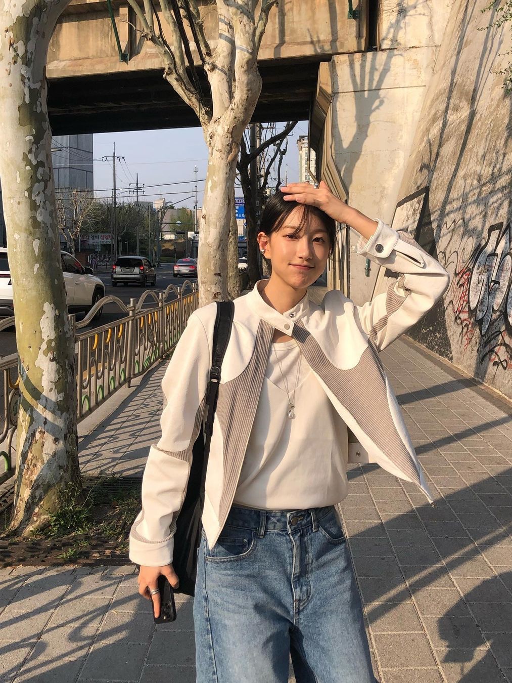 Haveless Women Cecil Back Ribbon Blouse Creme 착용 스타일