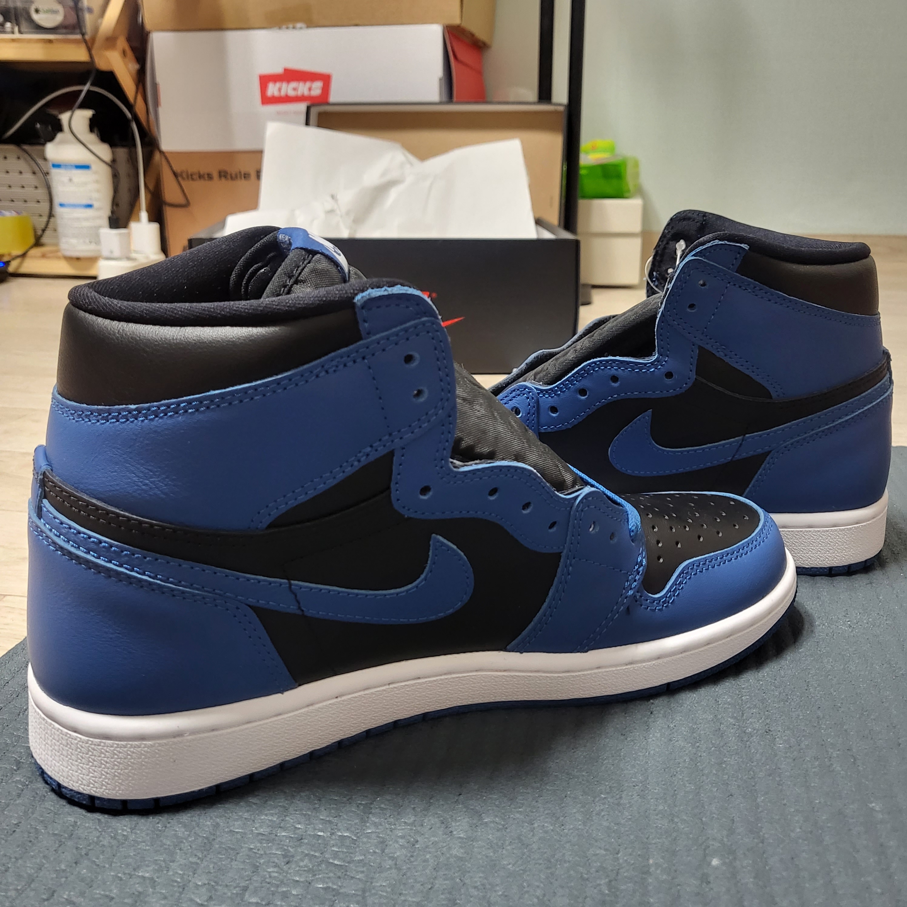 Jordan 1 Retro High OG Dark Marina Blue 착용 스타일 - 2