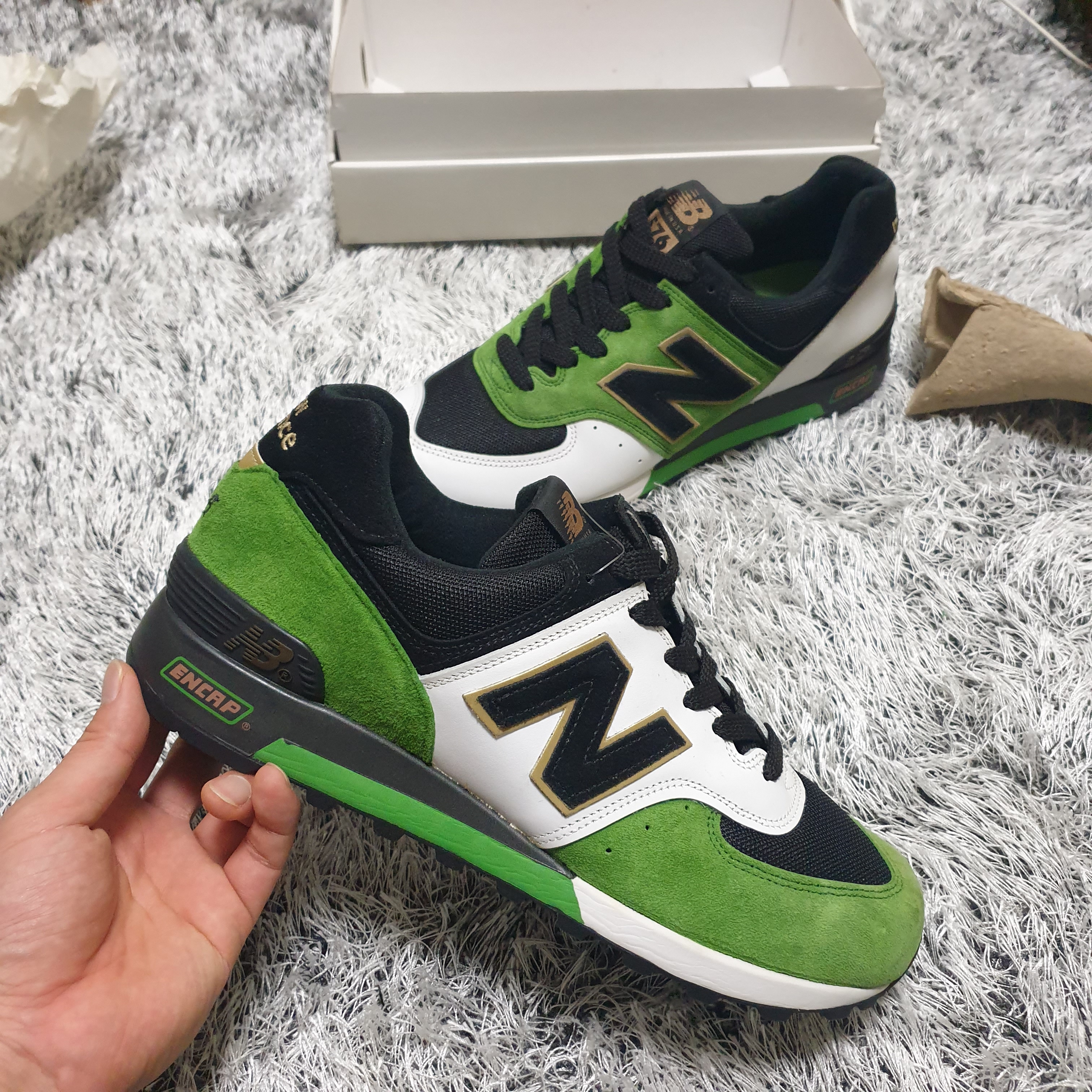 New Balance 576 Made in USA Green 착용 스타일 - 2
