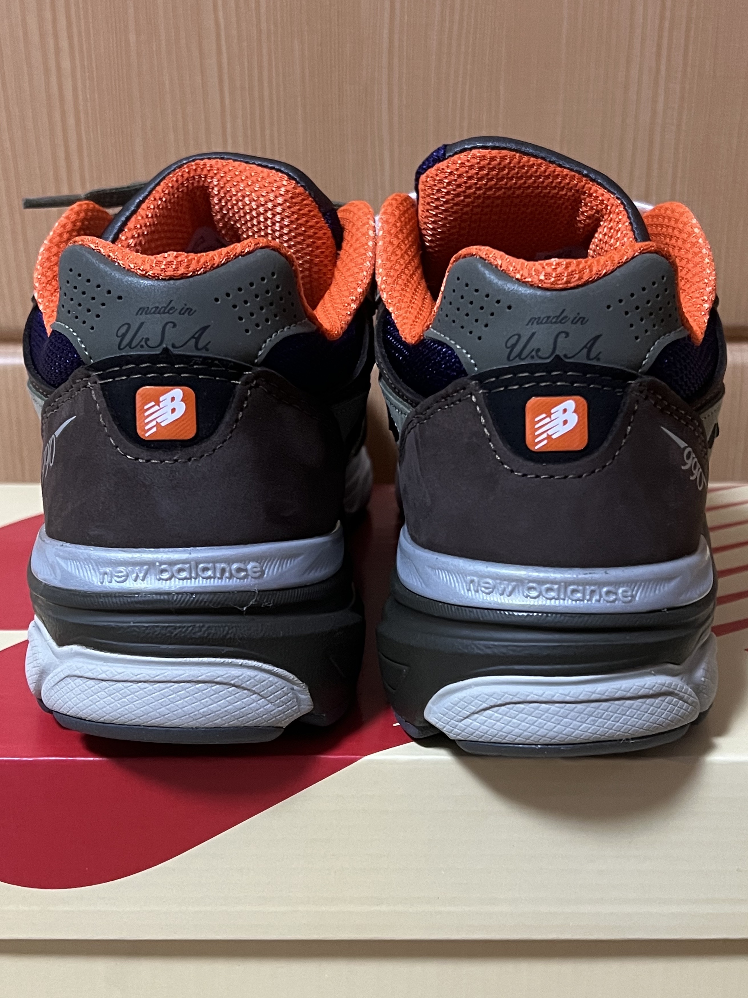 New Balance 990v3 Made in USA Tan Orange 착용 스타일 - 4