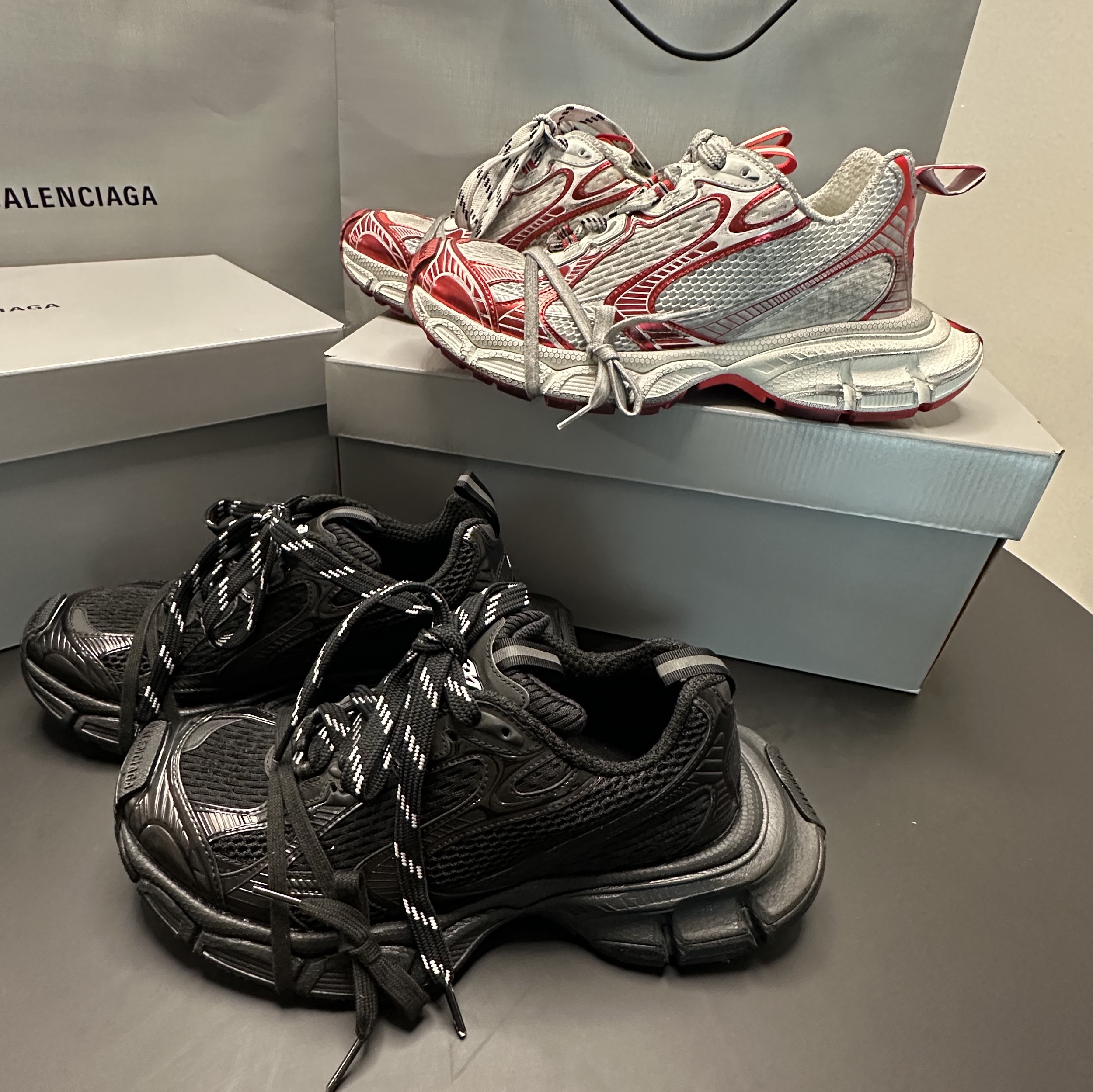 Balenciaga 3XL Sneakers Worn Out Grey White Blue, Nike x Stussy NRG Washed Fleece Pants Lotus PInk (DO5296-670) 착용 스타일 - 4