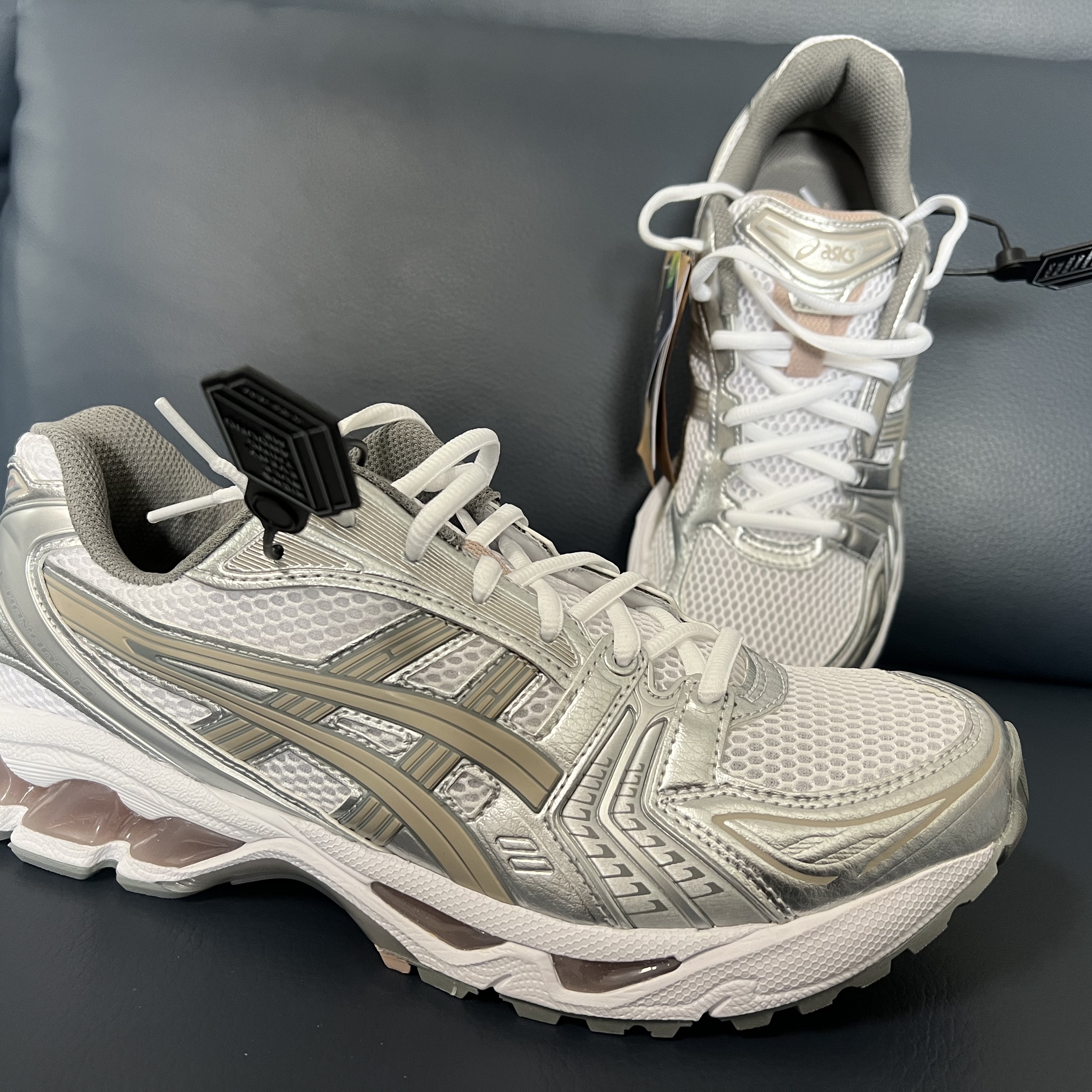 (W) Asics Gel-Kayano 14 White Moonrock 착용 스타일 - 2