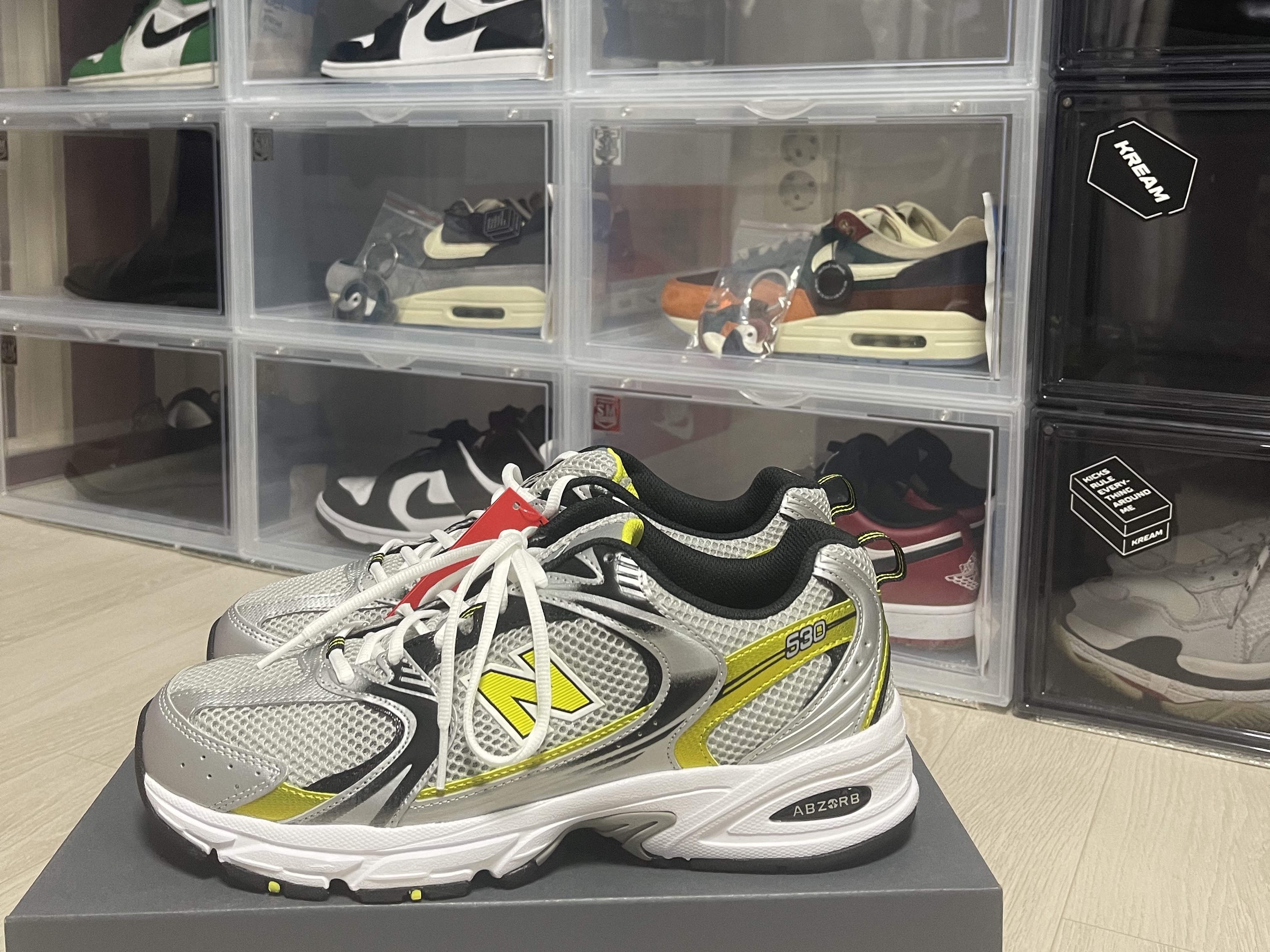New Balance 530 Silver 착용 스타일 - 2