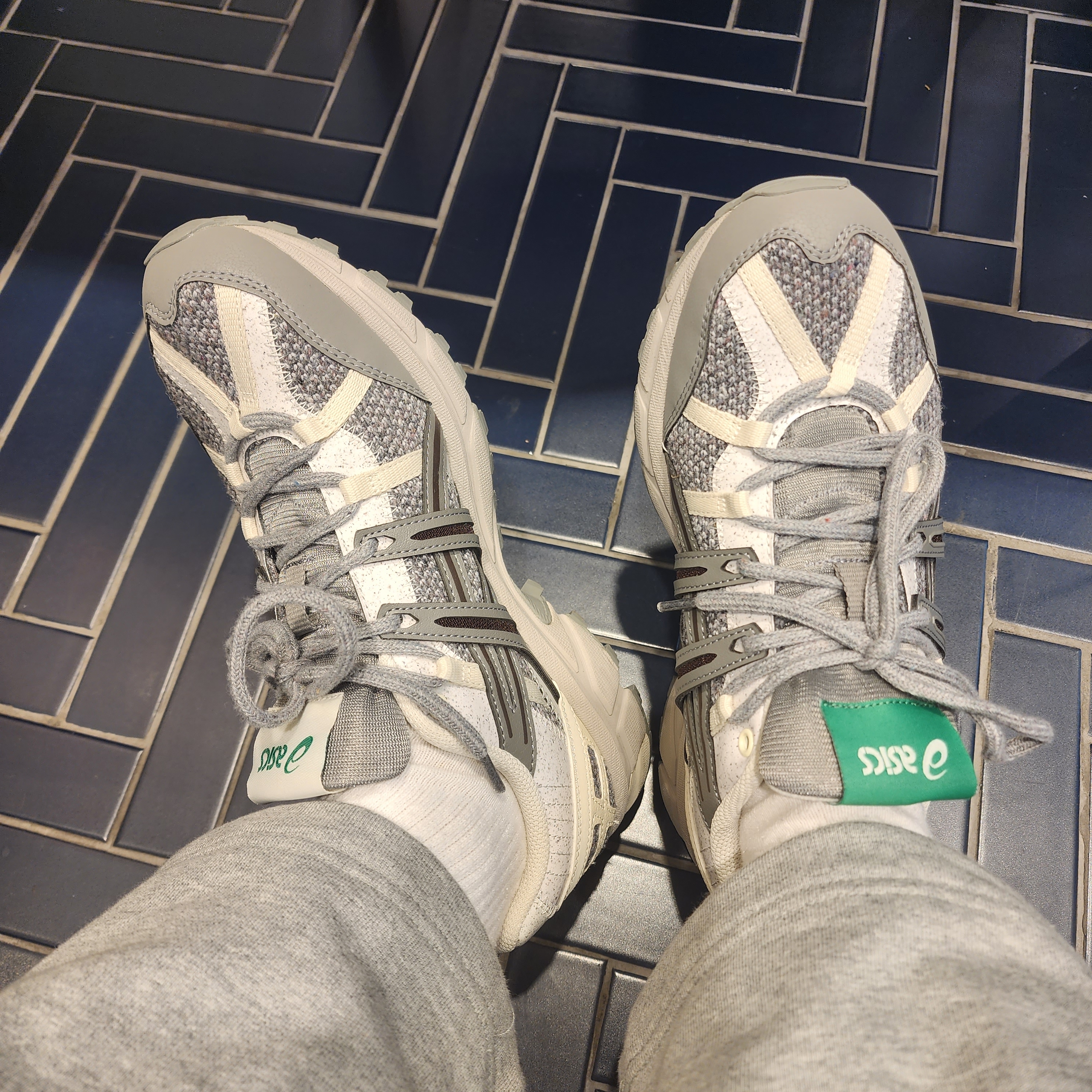 Asics Gel-Sonoma 15-50 Oyster Grey Cream 착용 스타일
