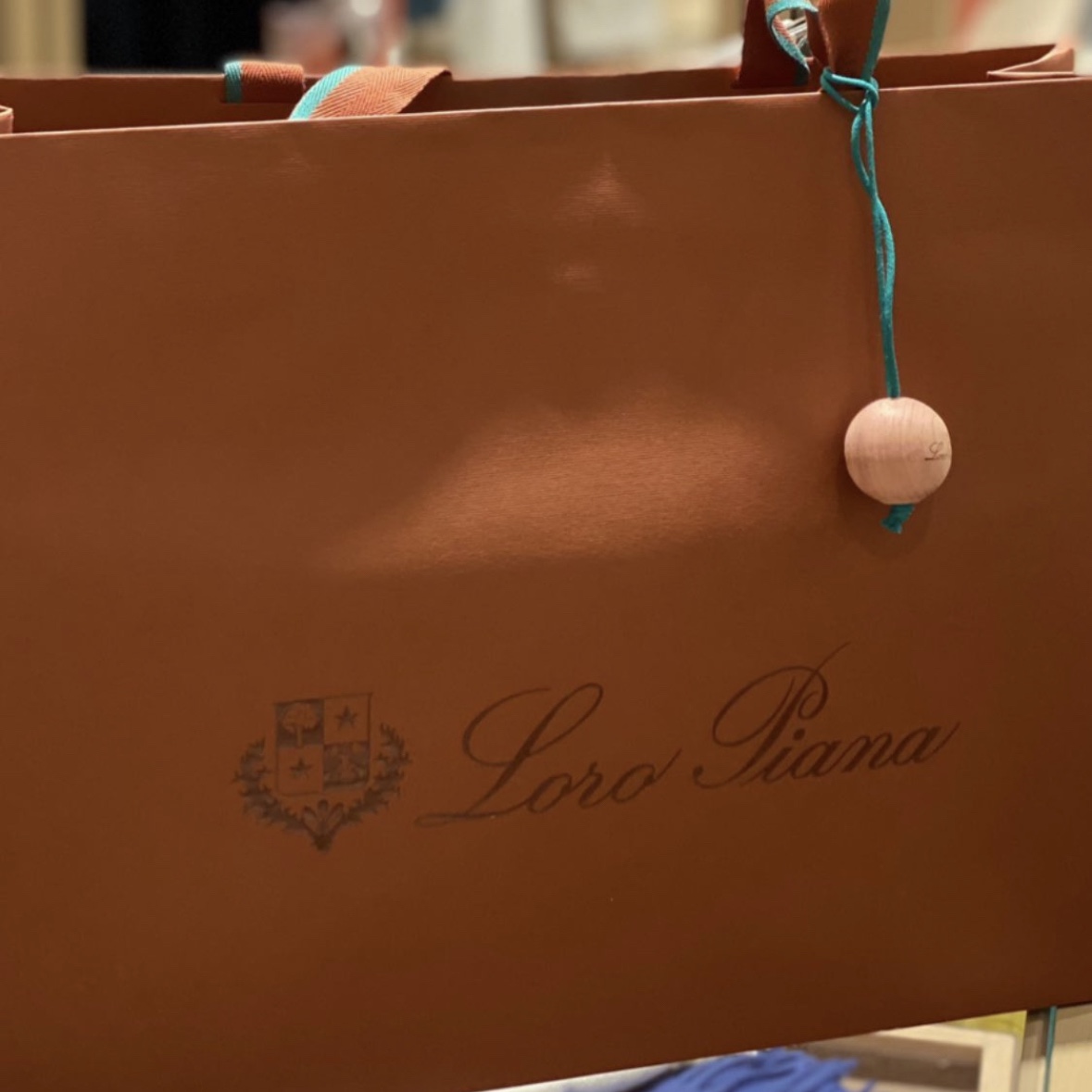 (W) Loro Piana Summer Charms Walk Suede Calfskin Buttercup 착용 스타일 - 2