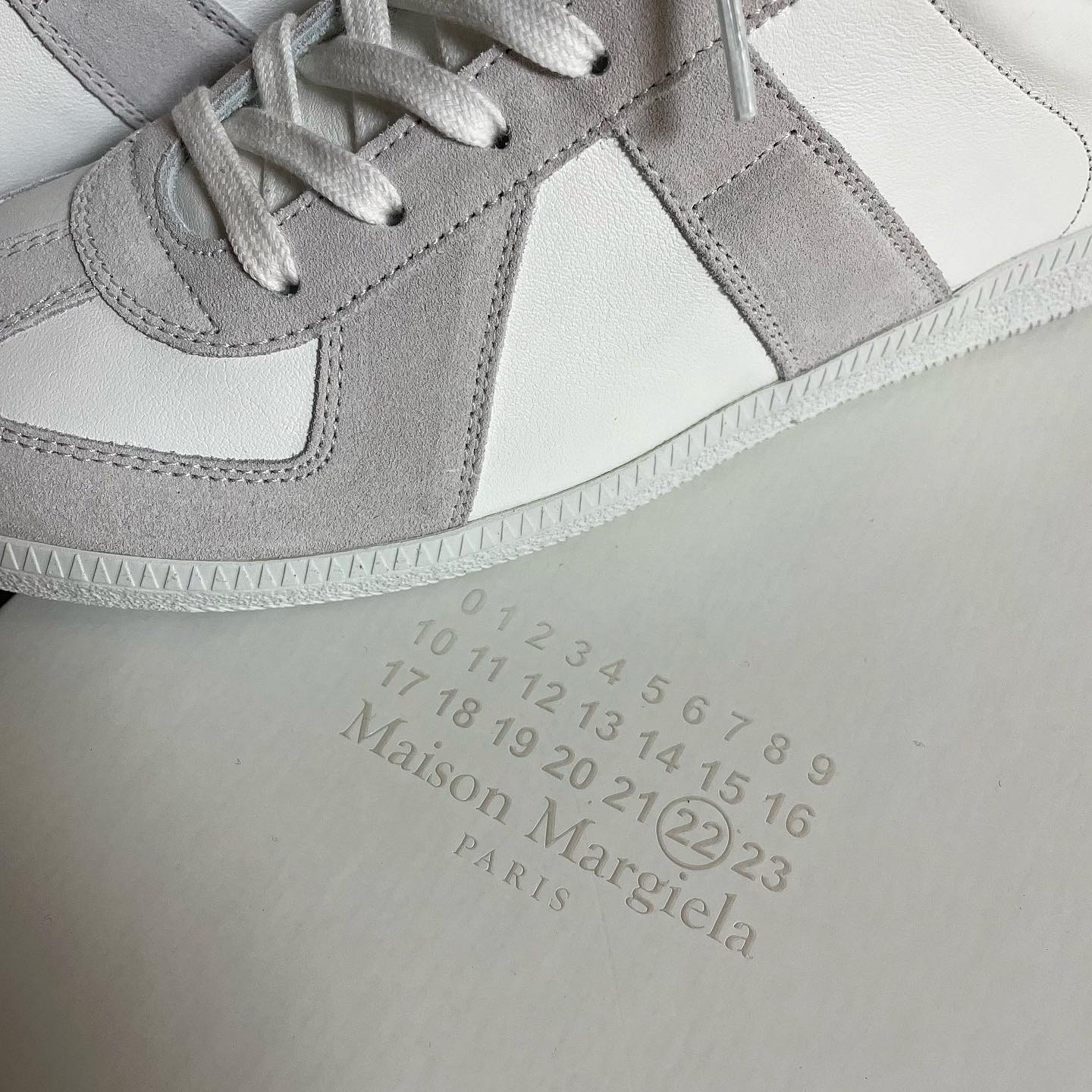 Maison Margiela Calfskin Replica Sneakers White 착용 스타일