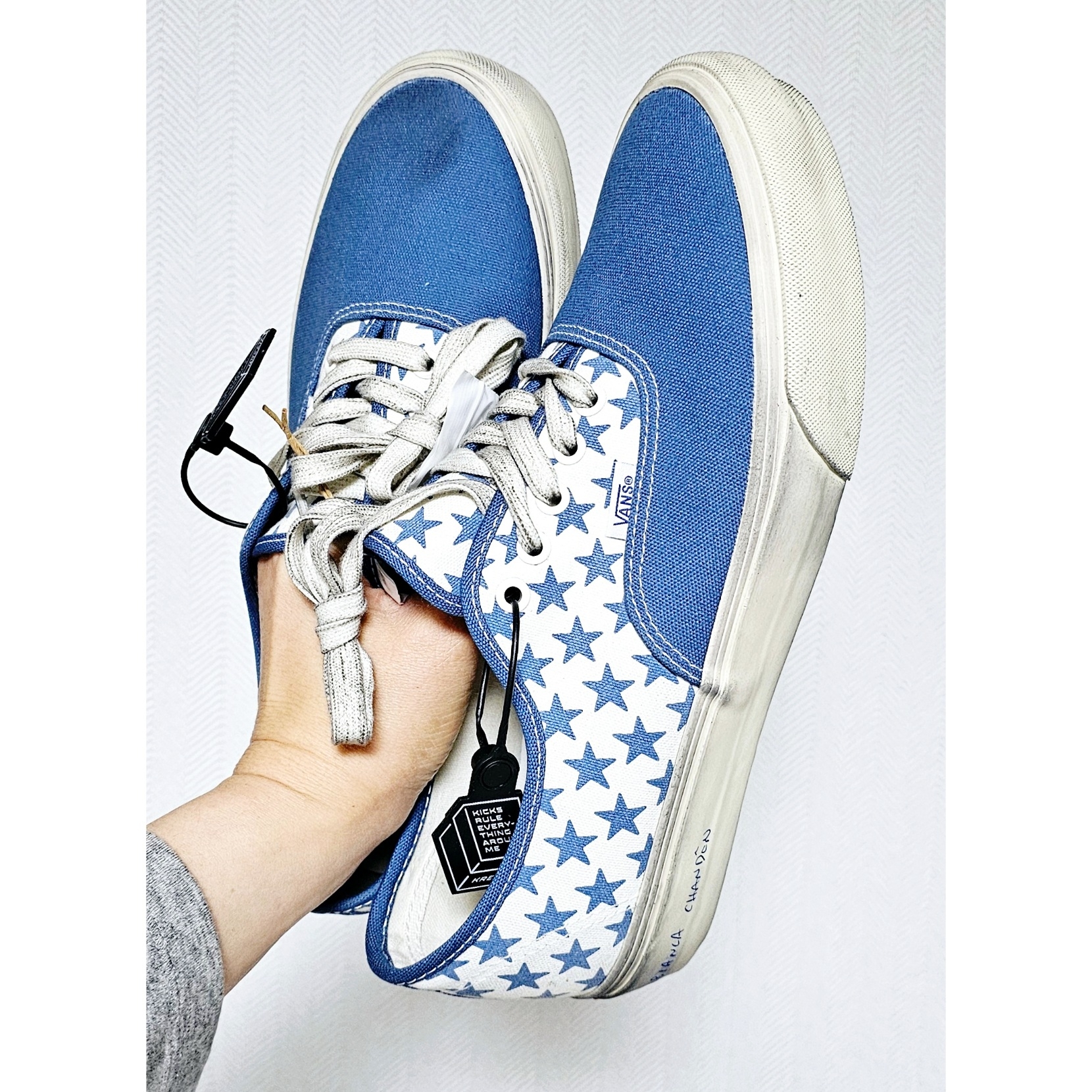 Vans Vault x Bianca Chandon Authentic LX Stressed Navy White 착용 스타일