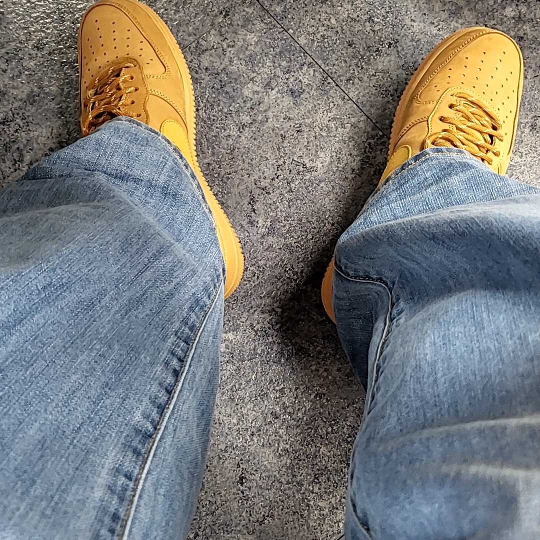 Nike Air Force 1 '07 WB Flax 착용 스타일